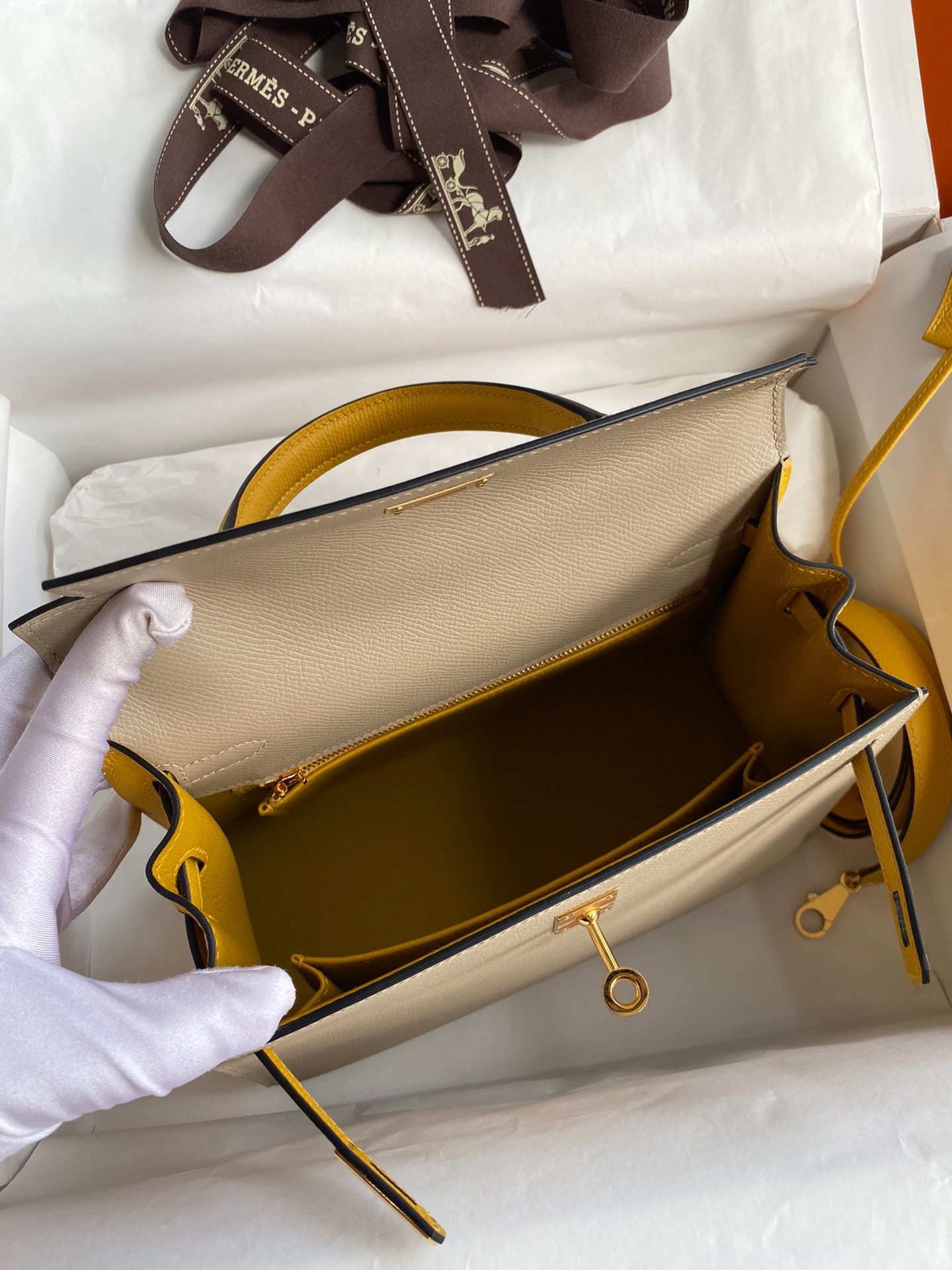 H**mes kelly sellier 25 bicolor bag in trench and yellow epsom calfskin
