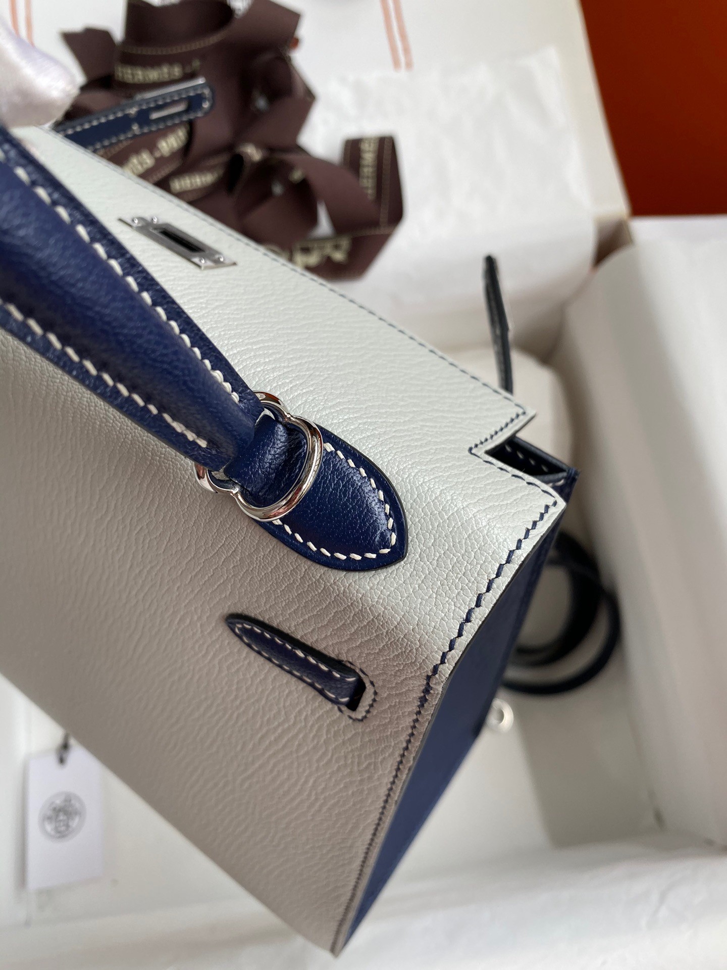 H**mes kelly sellier 25 bicolor bag in pearl grey and blue mysore goatskin