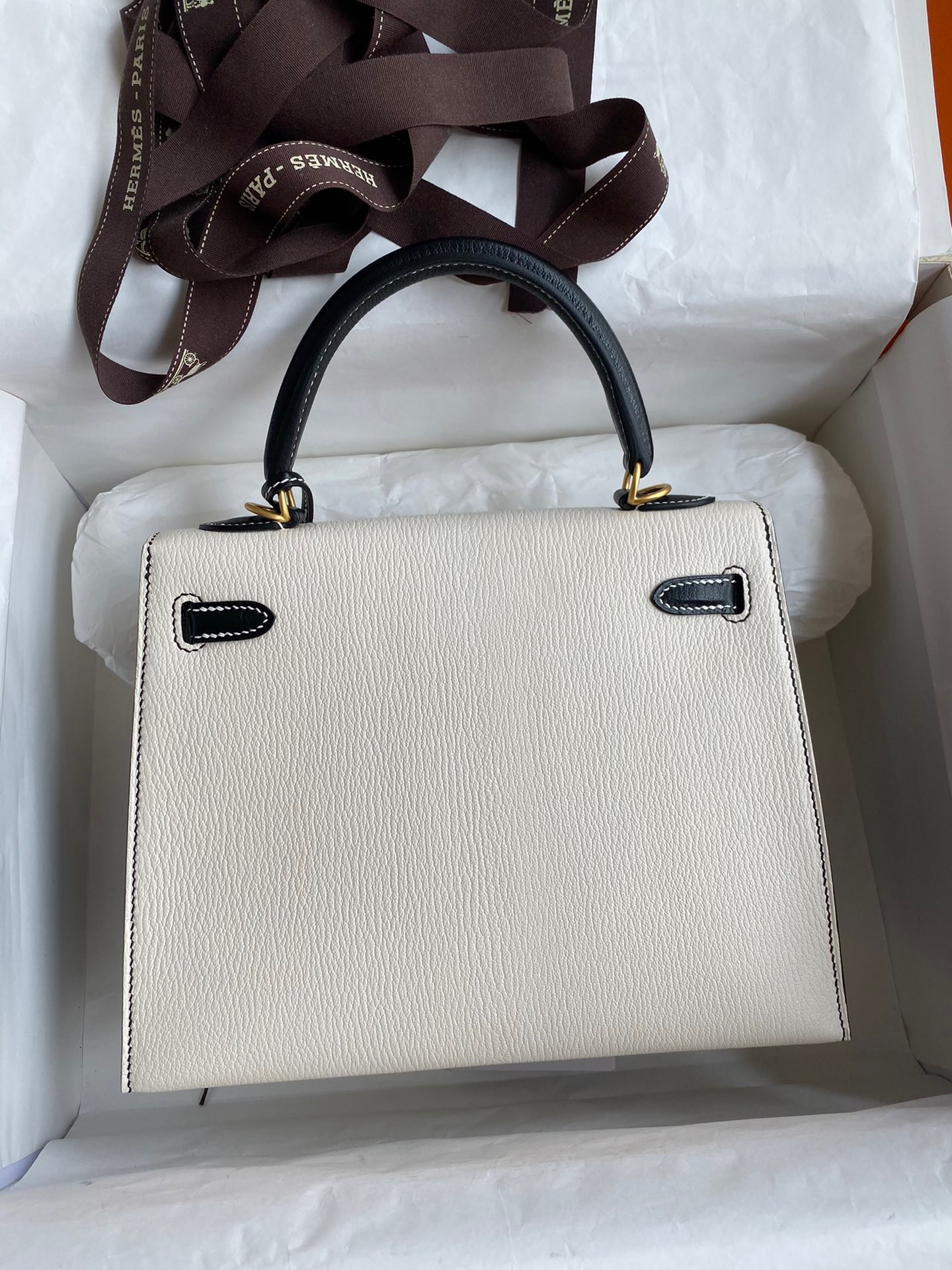 H**mes kelly sellier 25 bicolor bag in white and black mysore goatskin
