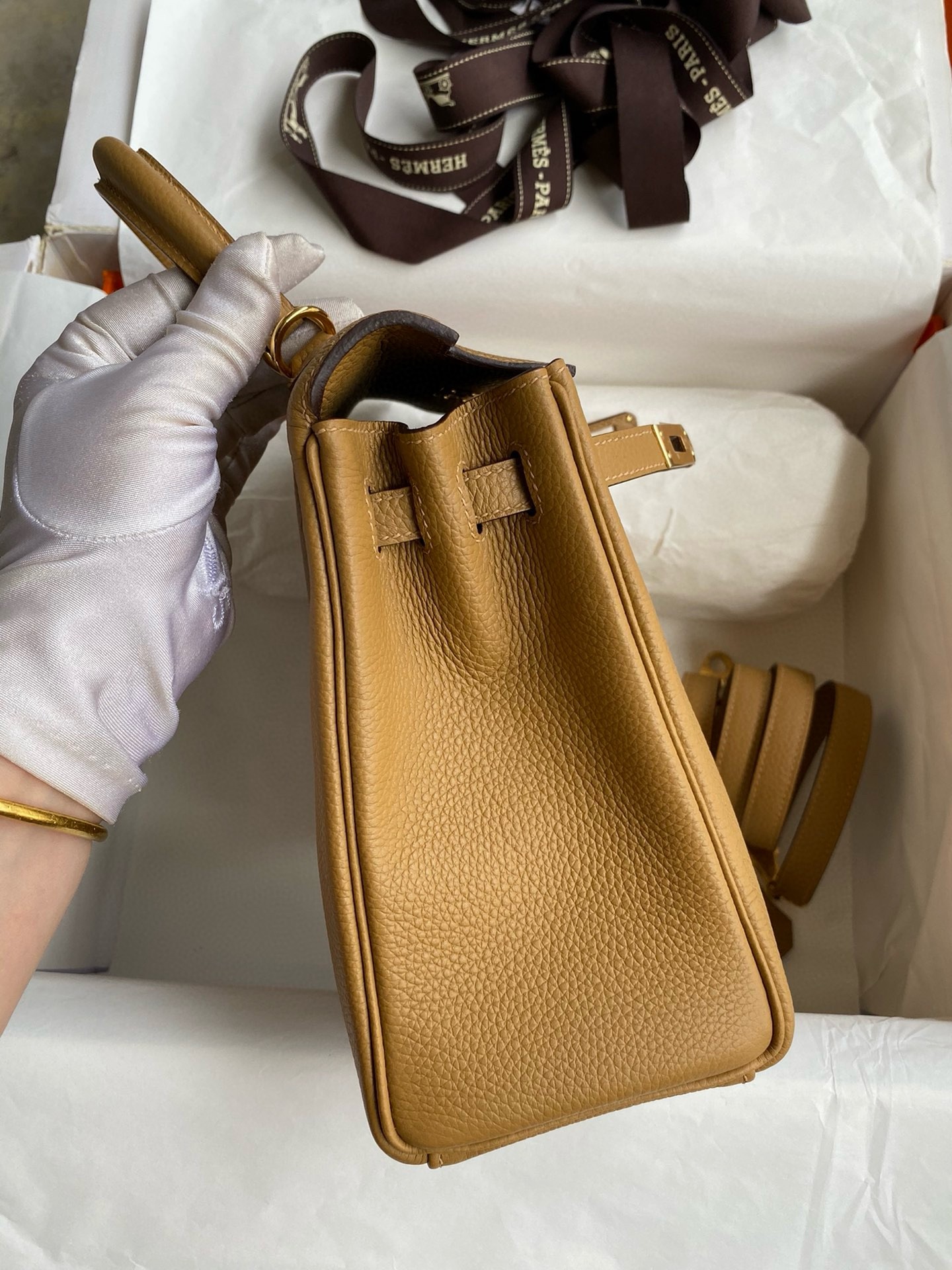 H**mes kelly retourne 25 handmade bag in biscuit clemence leather