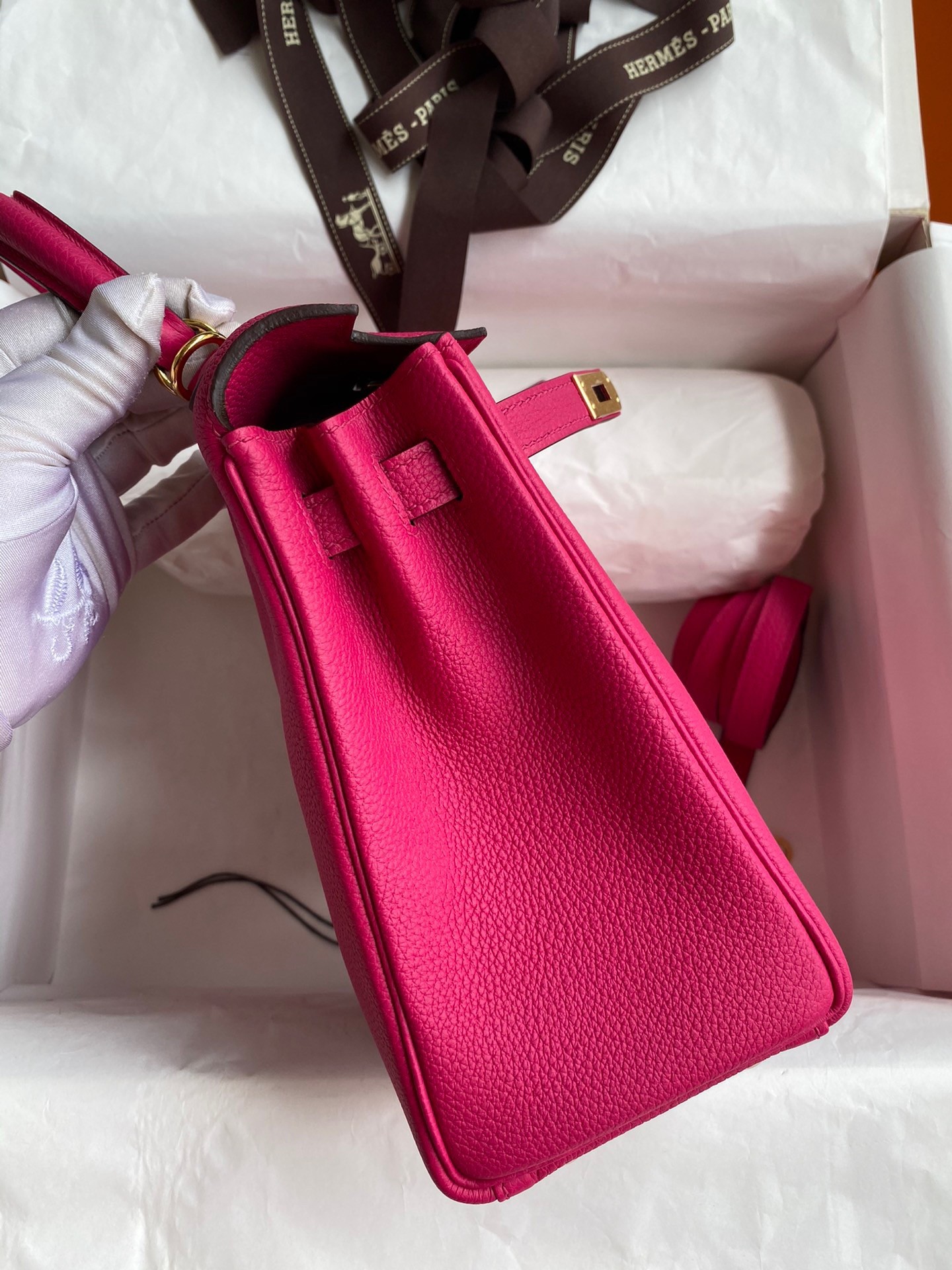 H**mes kelly retourne 25 handmade bag in framboise clemence leather