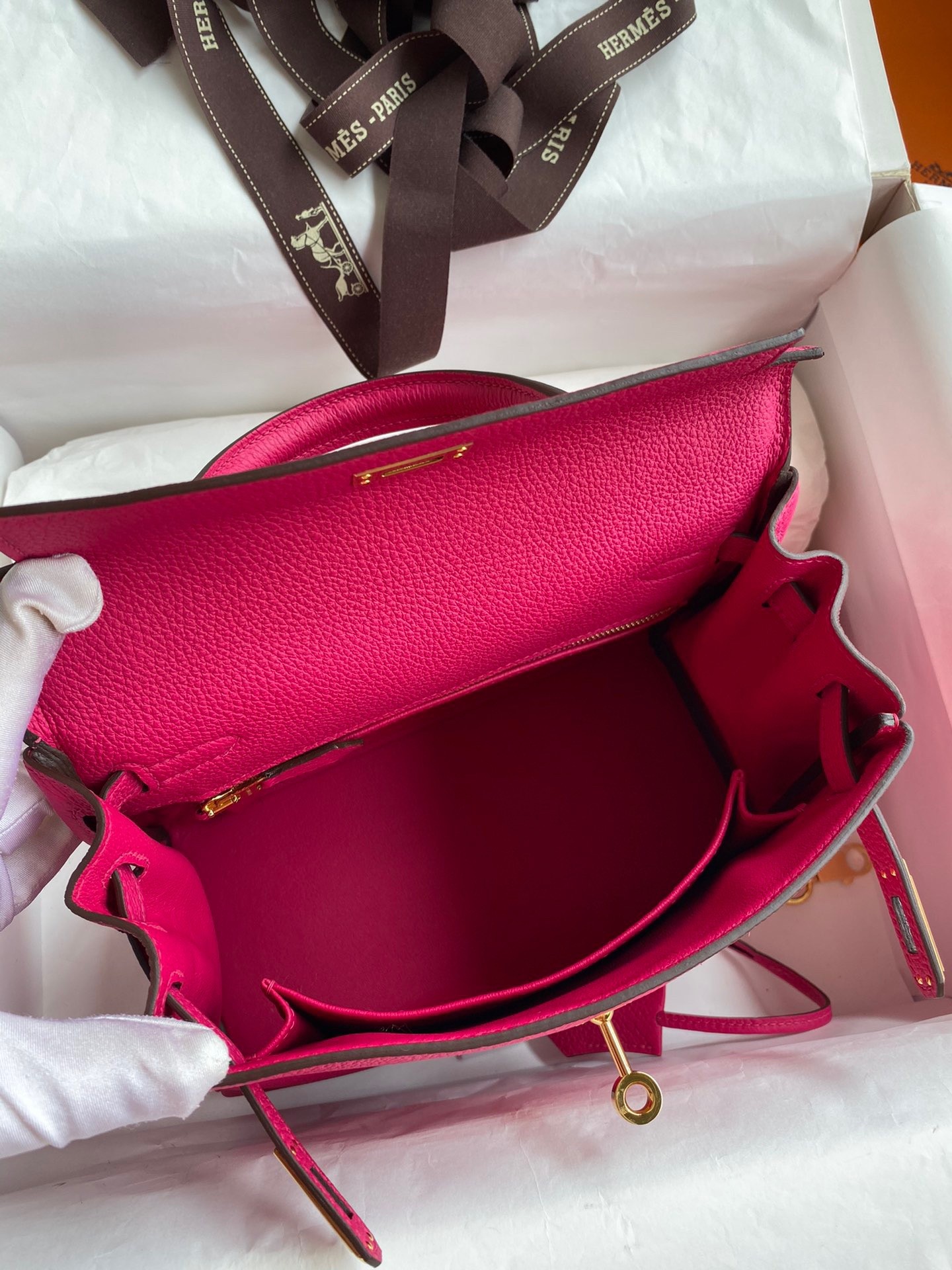 H**mes kelly retourne 25 handmade bag in framboise clemence leather