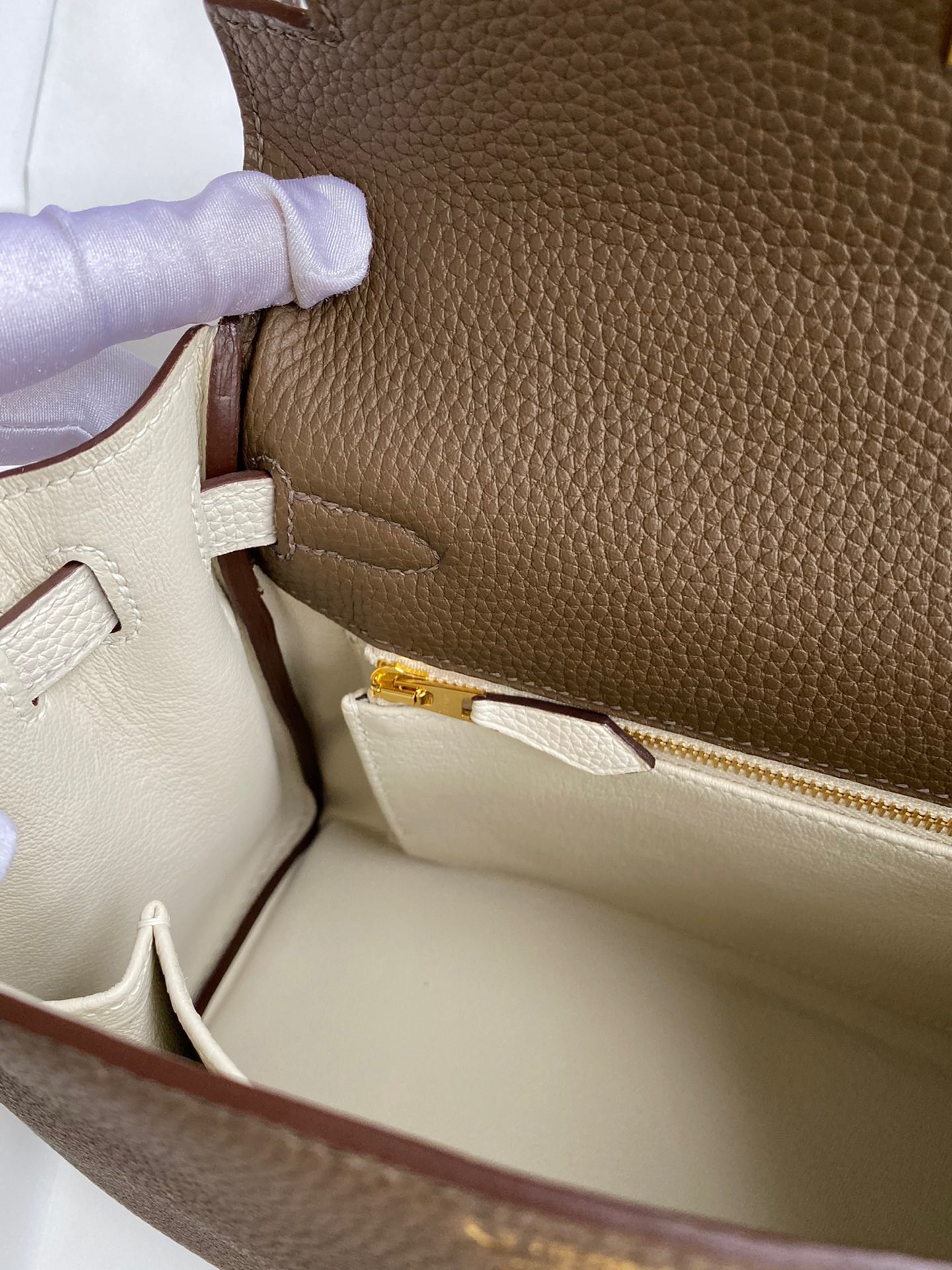 H**mes kelly retourne 25 bicolor bag in taupe and craie clemence calfskin