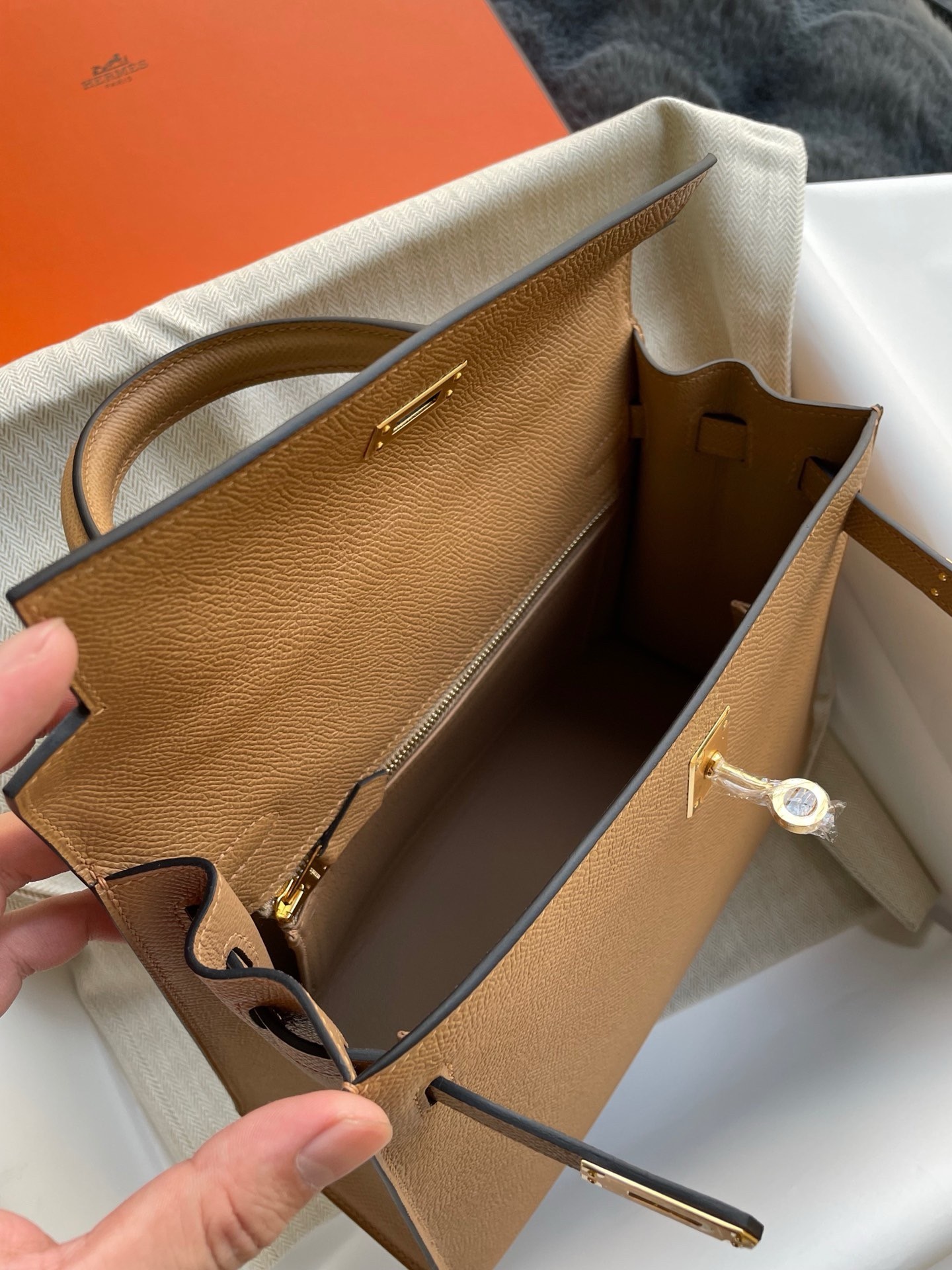 H**mes kelly sellier 25 handmade bag in chai epsom calfskin