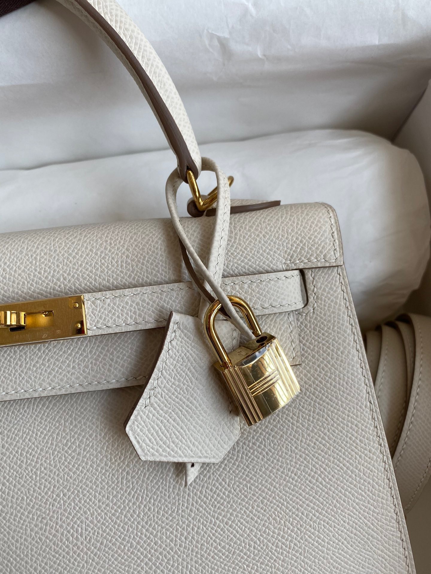 H**mes kelly sellier 25 handmade bag in craie epsom calfskin