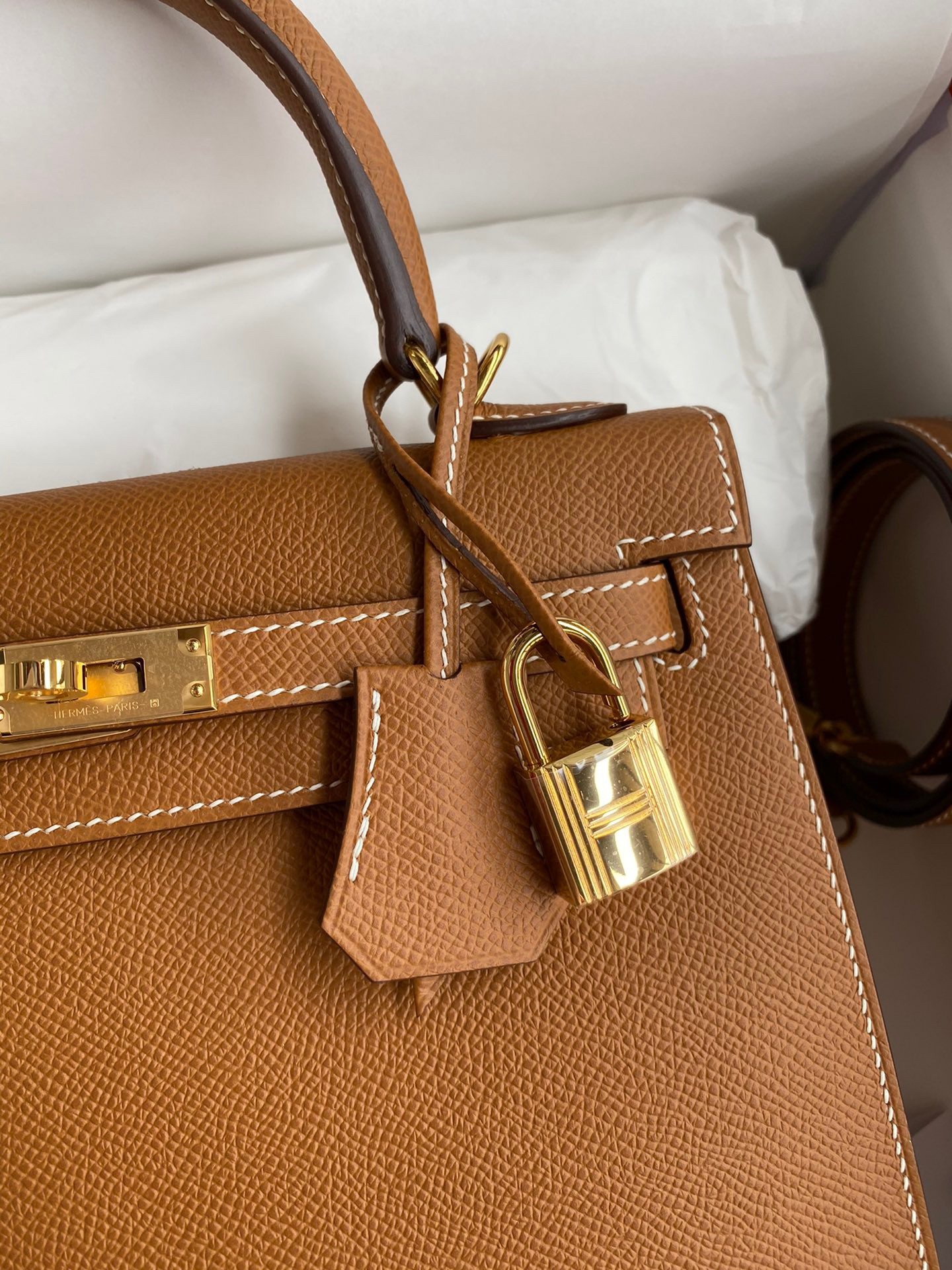 H**mes kelly sellier 25 handmade bag in gold epsom calfskin