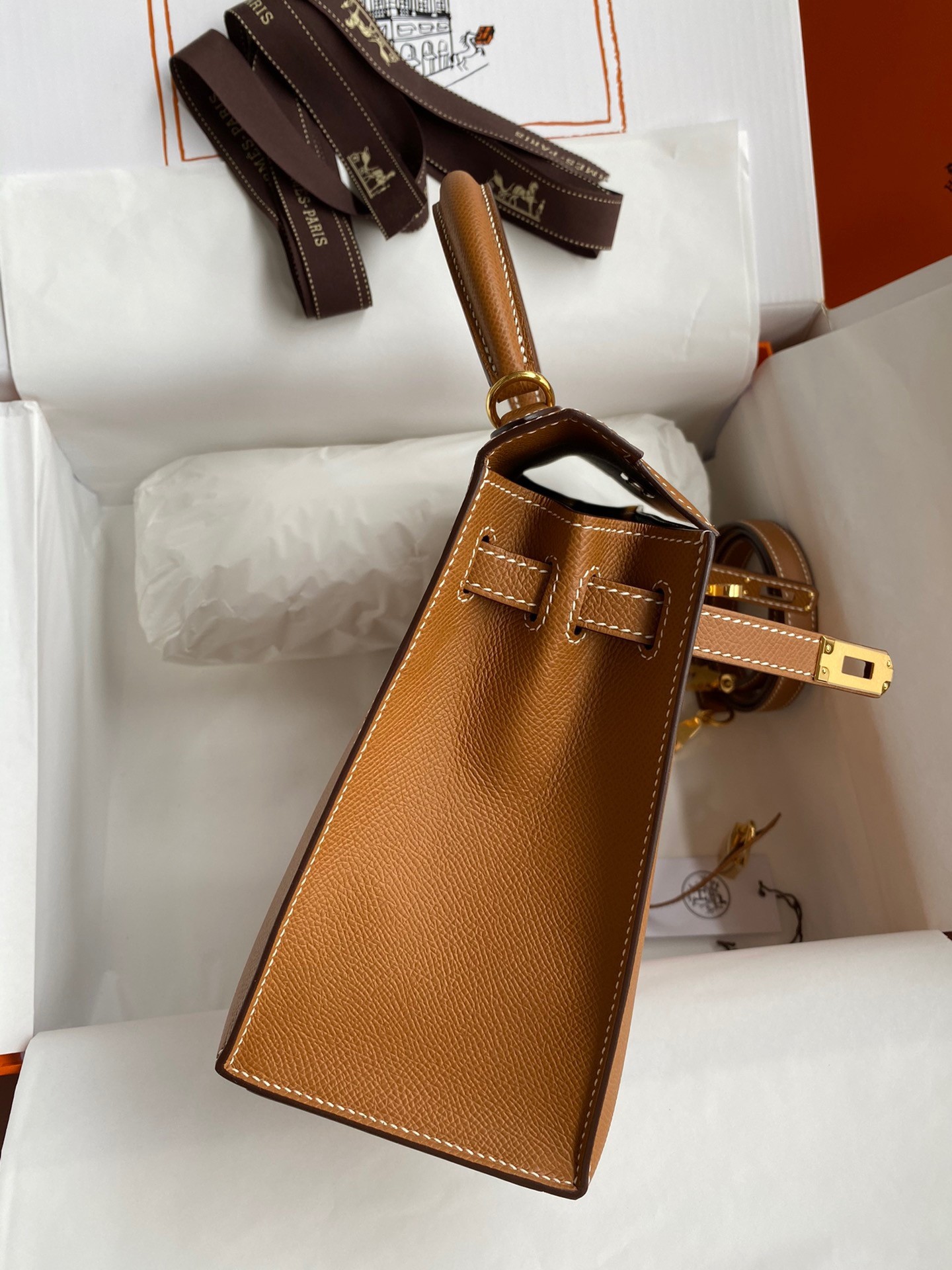 H**mes kelly sellier 25 handmade bag in gold epsom calfskin