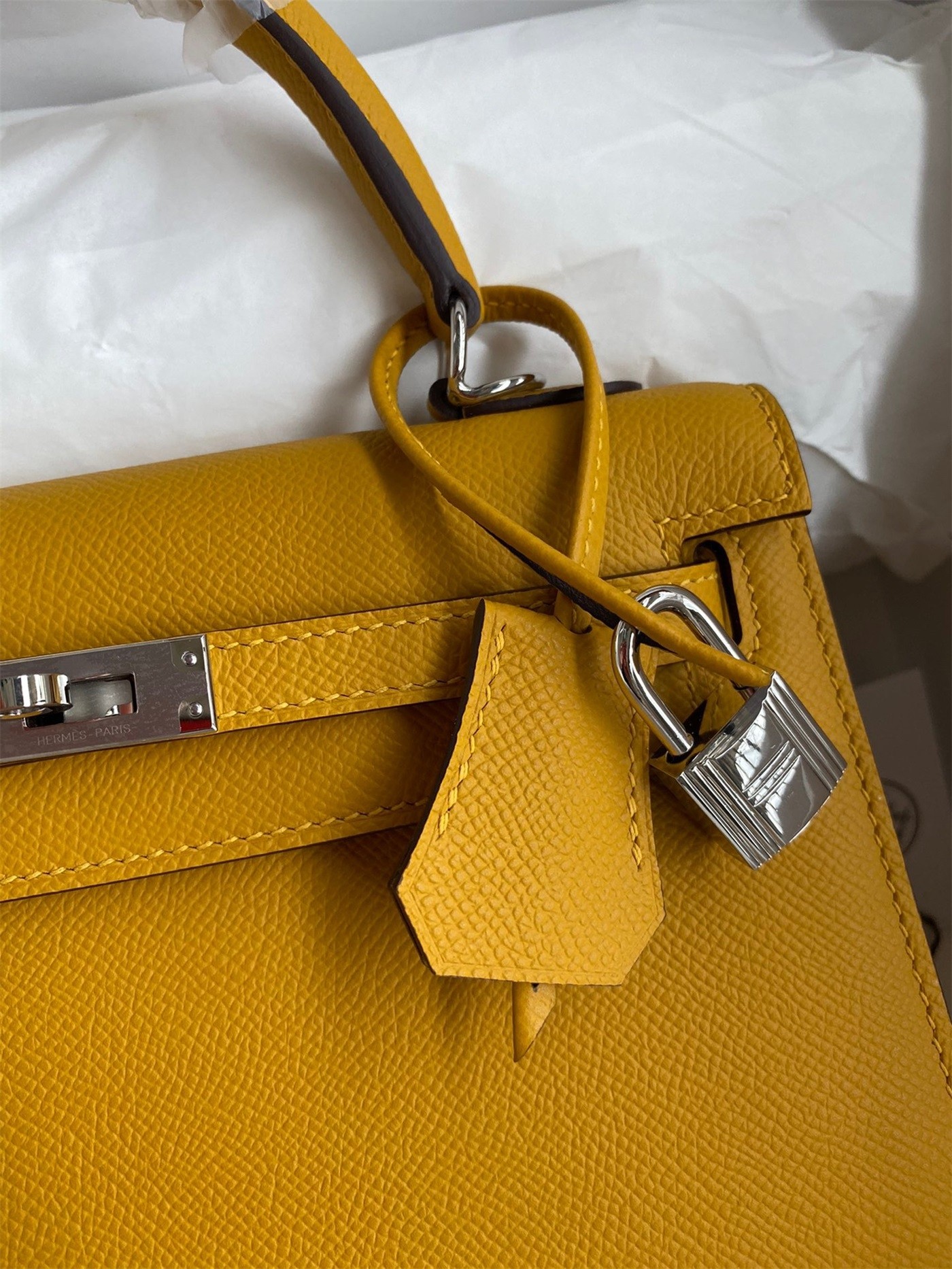 H**mes kelly sellier 25 handmade bag in jaune ambre epsom calfskin