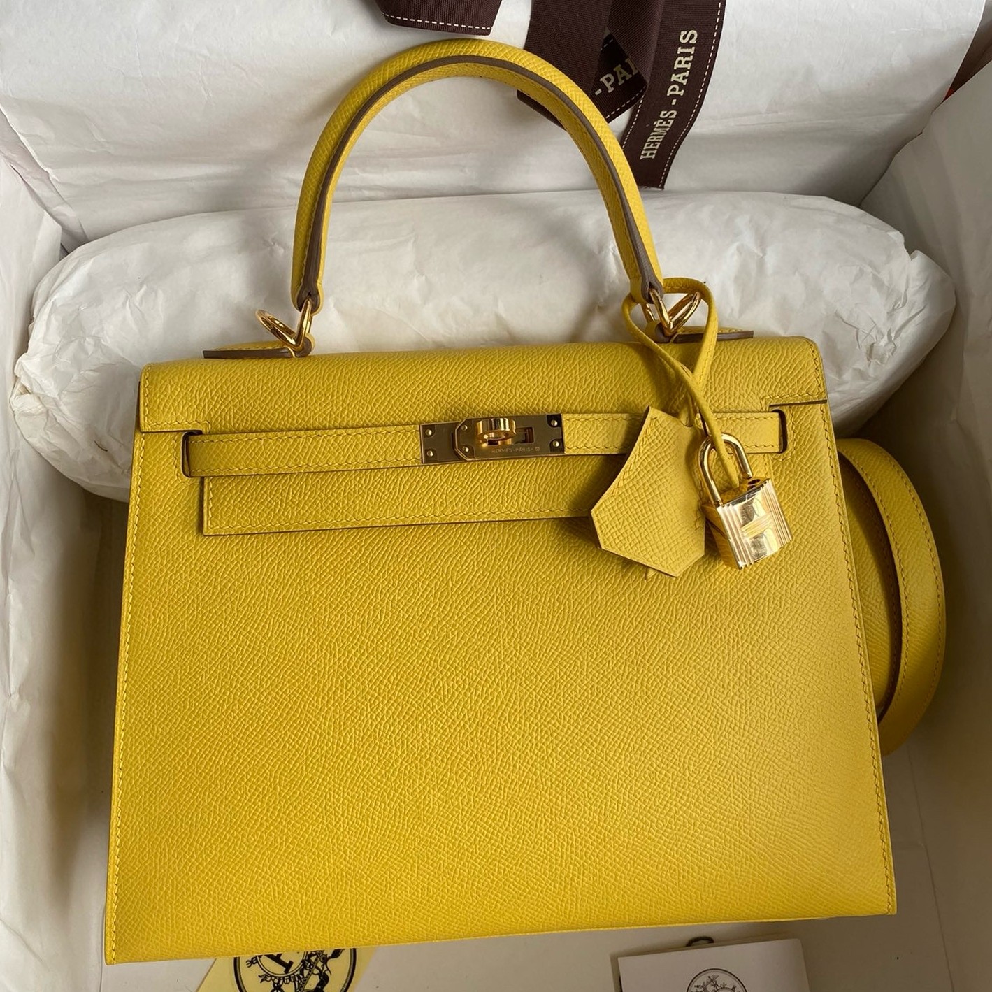 H**mes kelly sellier 25 handmade bag in jaune de naples epsom calfskin