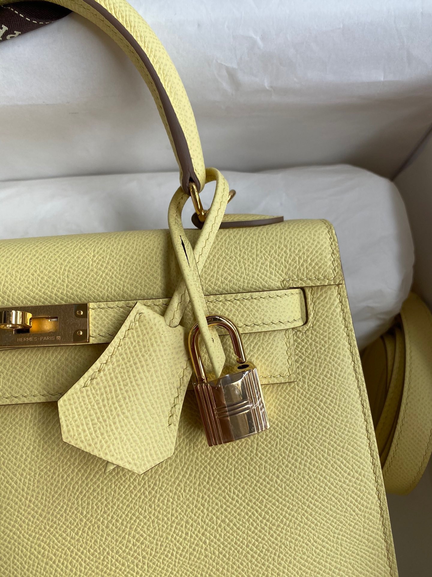 H**mes kelly sellier 25 handmade bag in jaune poussin epsom calfskin