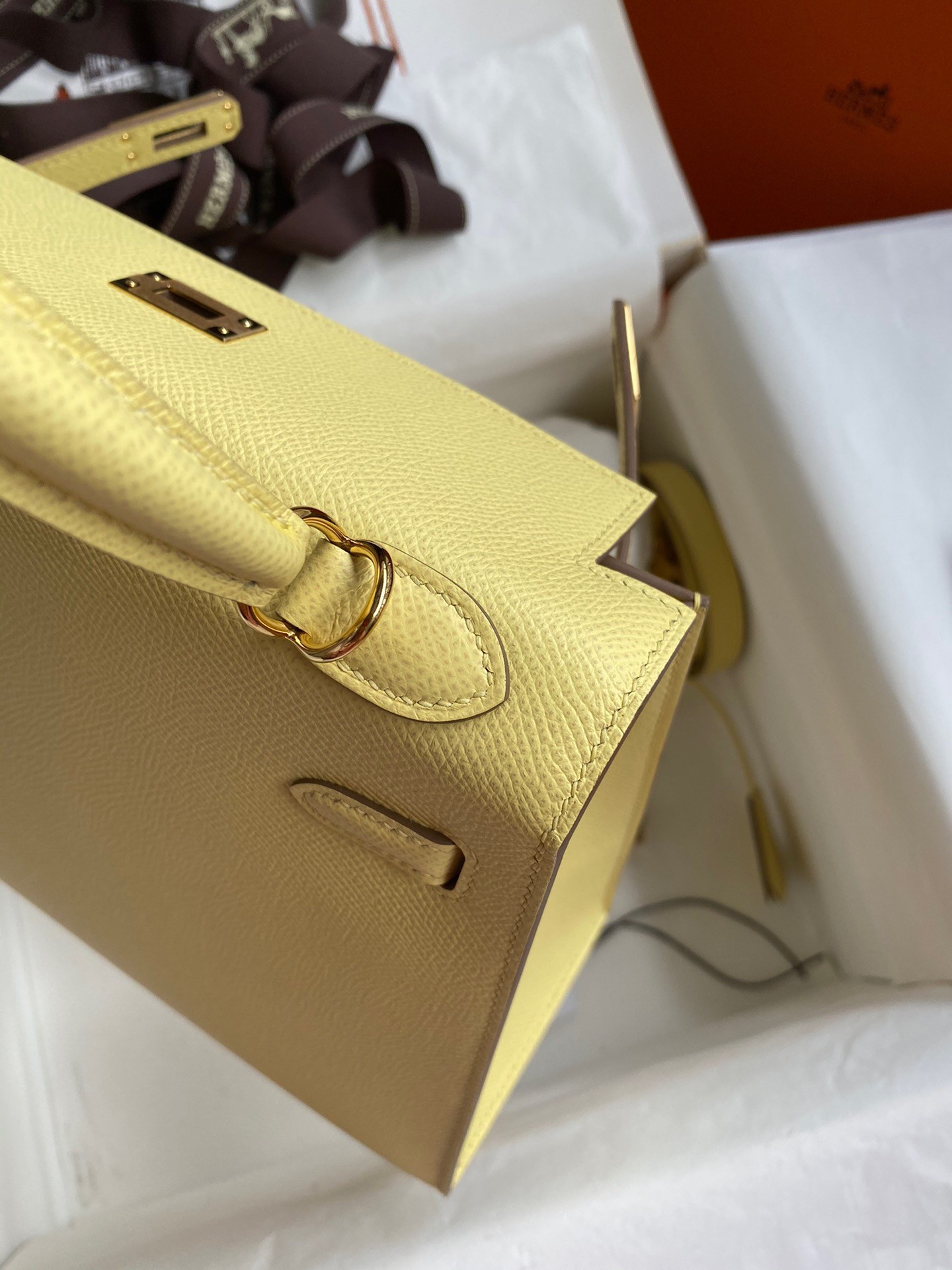 H**mes kelly sellier 25 handmade bag in jaune poussin epsom calfskin