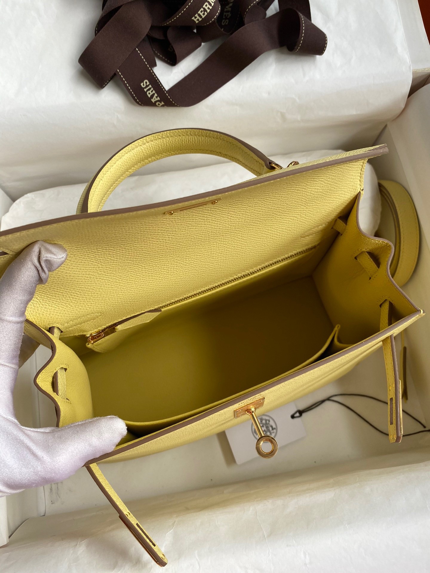 H**mes kelly sellier 25 handmade bag in jaune poussin epsom calfskin