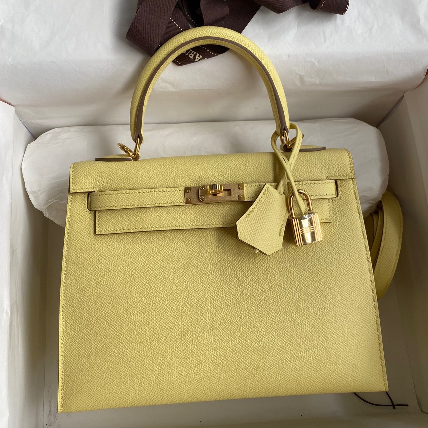 H**mes kelly sellier 25 handmade bag in jaune poussin epsom calfskin