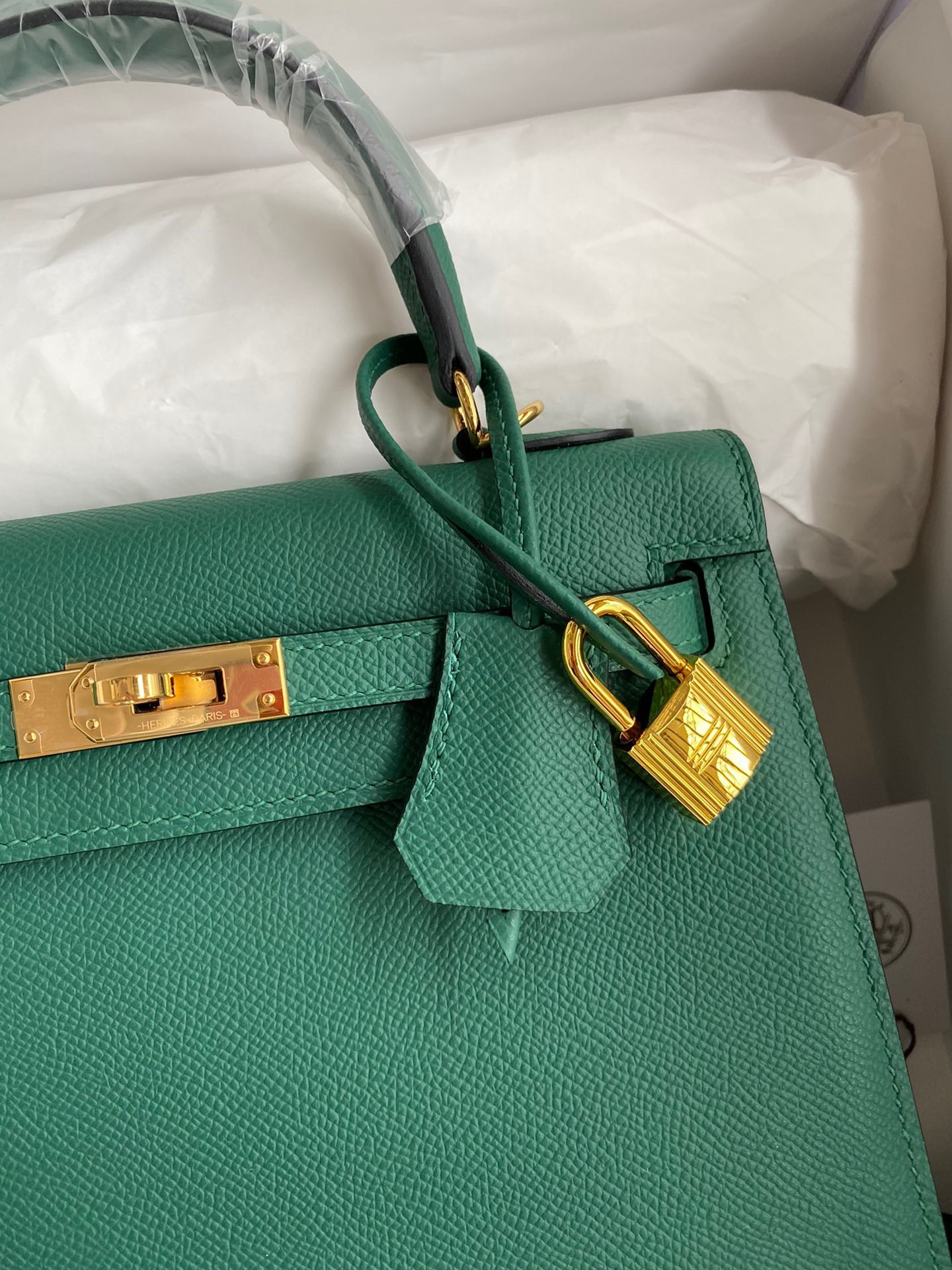 H**mes kelly sellier 25 handmade bag in malachite epsom calfskin