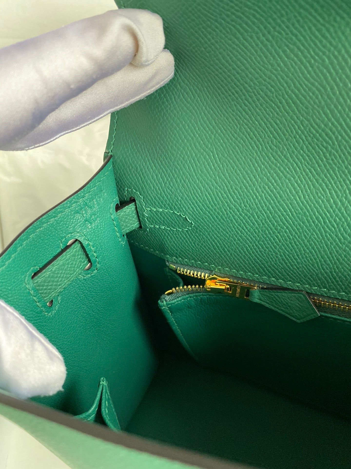H**mes kelly sellier 25 handmade bag in malachite epsom calfskin