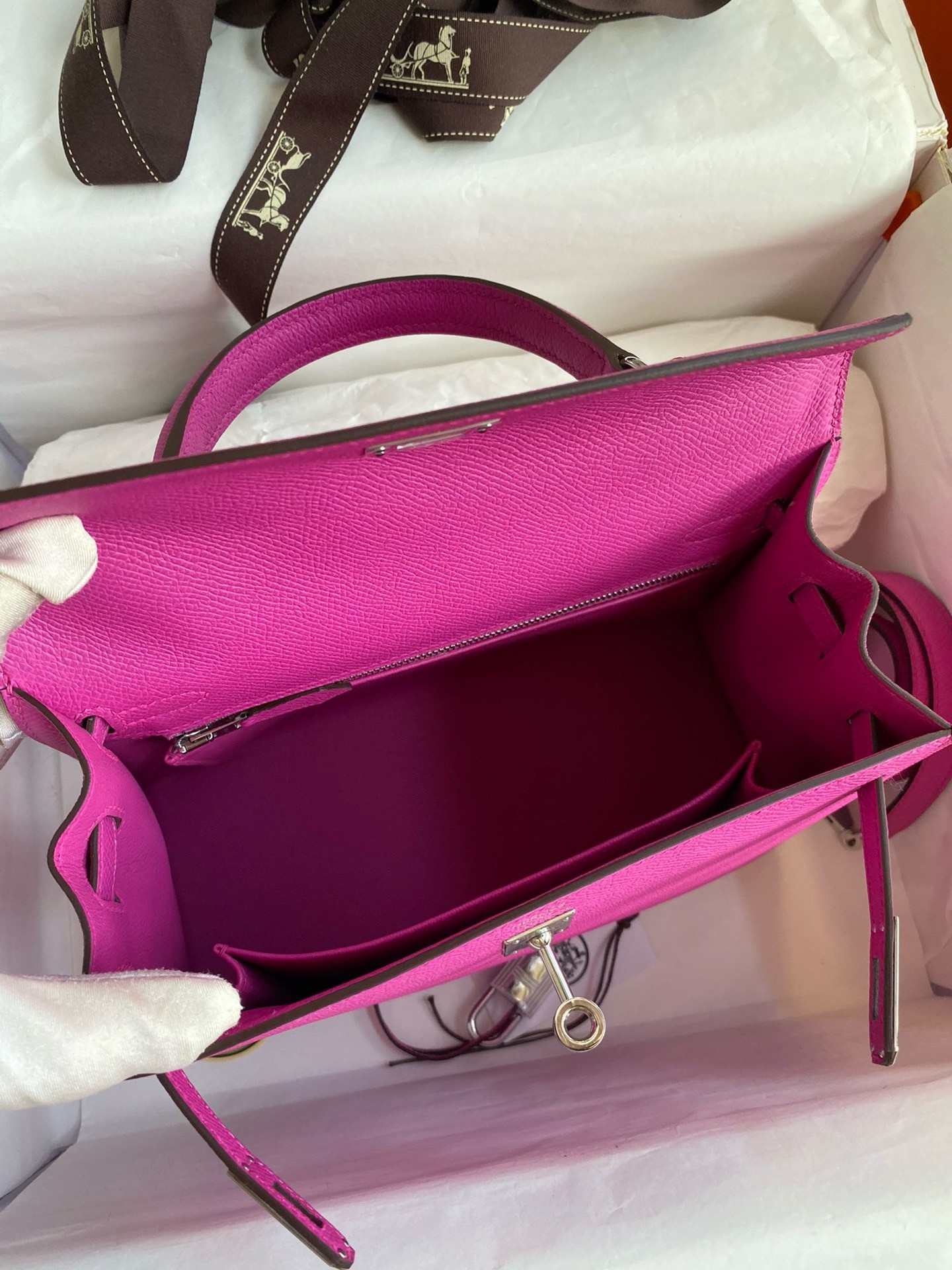 H**mes kelly sellier 25 handmade bag in magnolia epsom calfskin