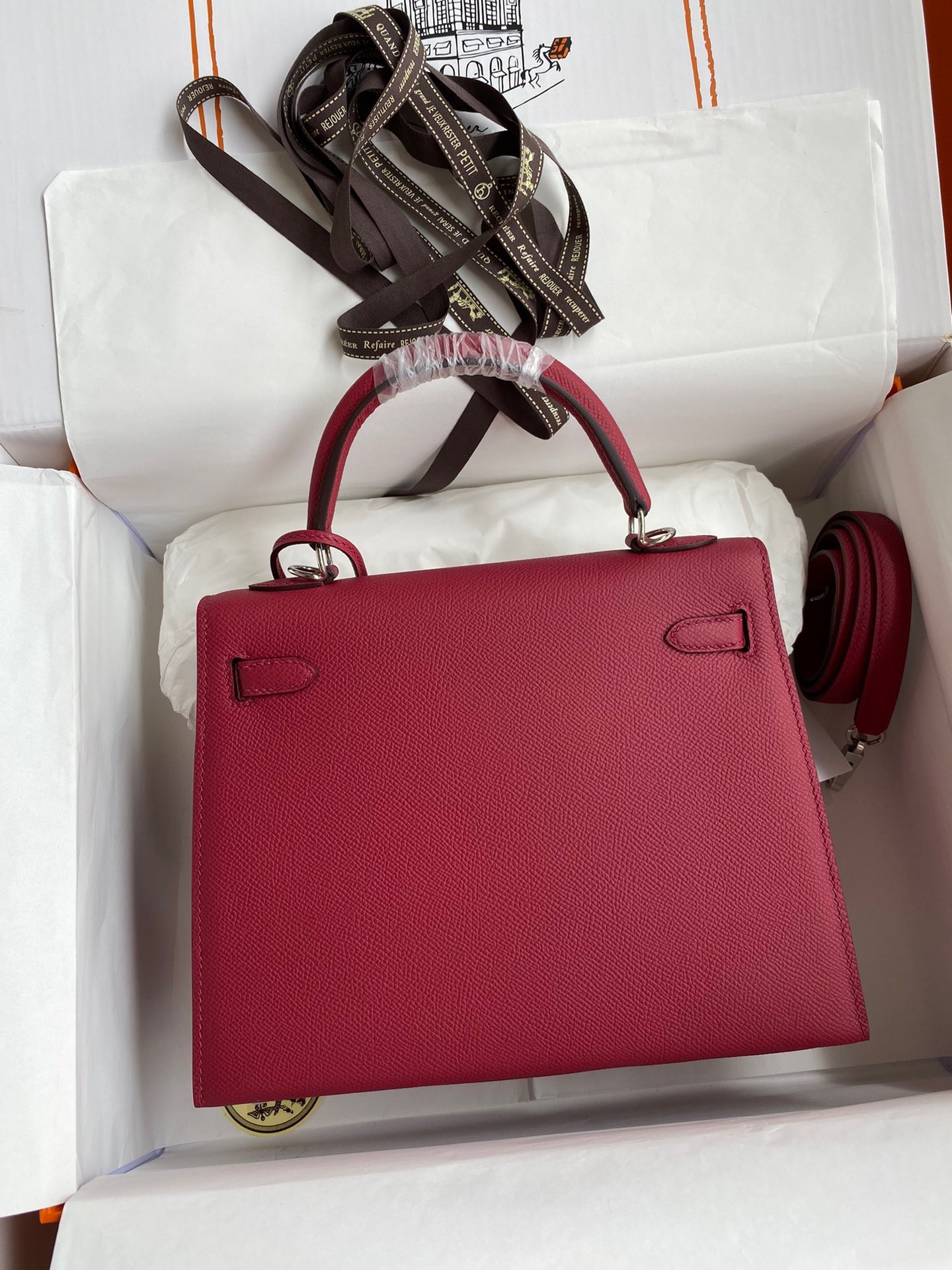 H**mes kelly sellier 25 handmade bag in ruby epsom calfskin