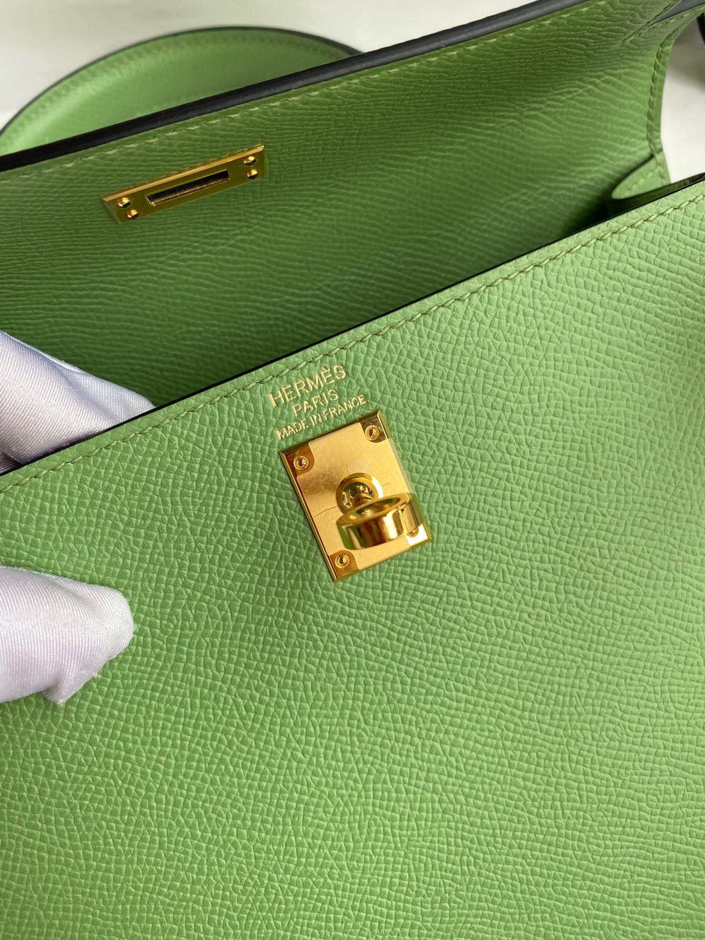 H**mes kelly sellier 25 handmade bag in vert criquet epsom calfskin