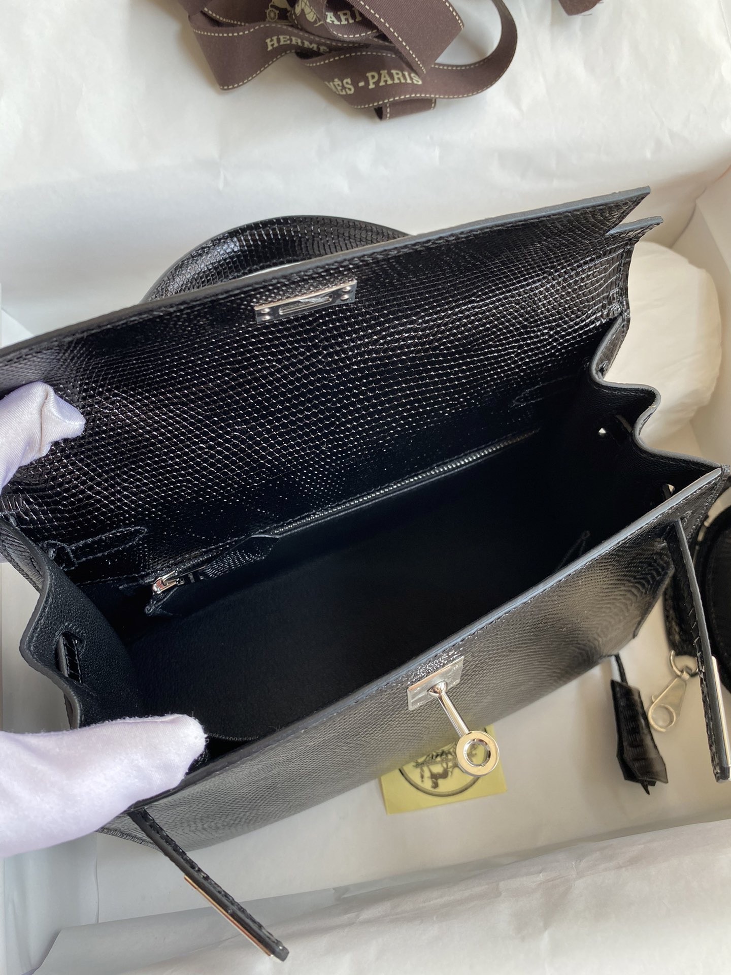 H**mes kelly sellier 25 handmade bag in black lizard leather