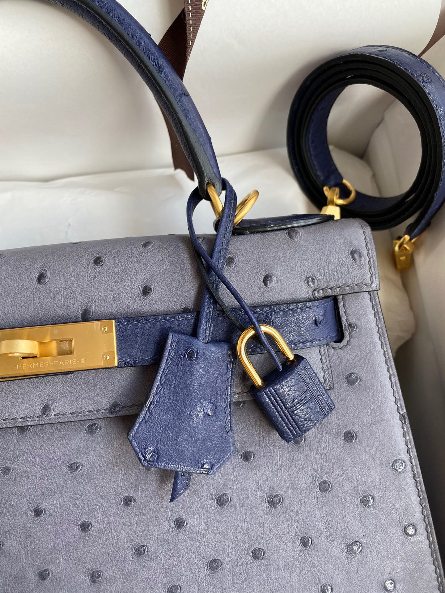 H**mes kelly sellier 25 bicolor bag in gris agate and blue ostrich leather