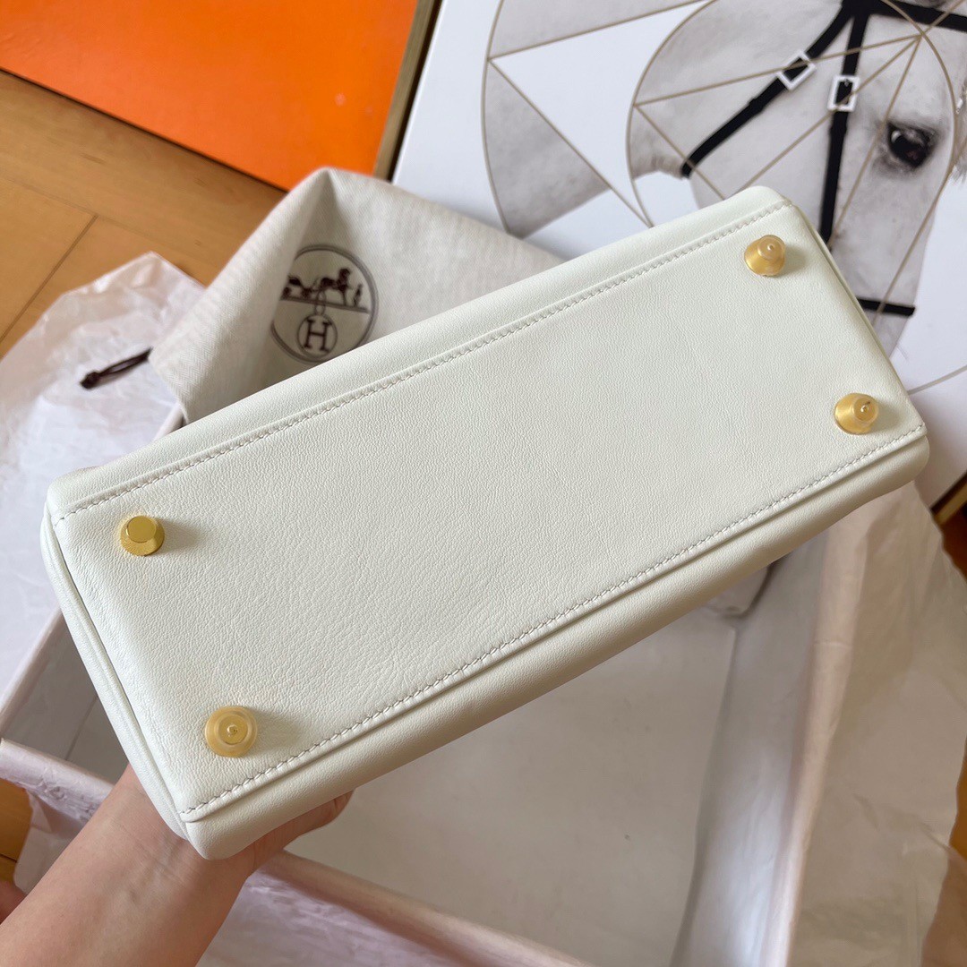 H**mes kelly retourne 25 handmade bag in craie swift calfskin
