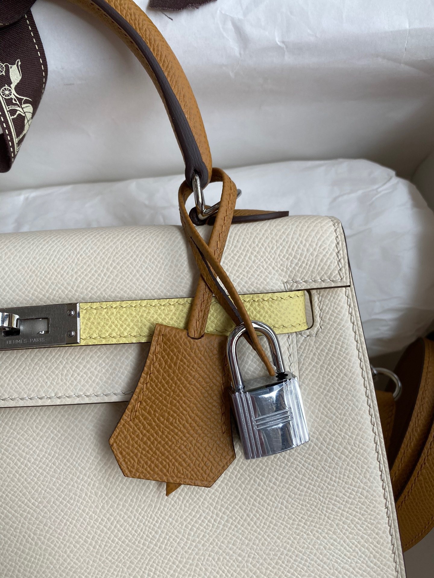 H**mes kelly sellier 25 tricolor bag in craie/sesame/yellow epsom calfskin
