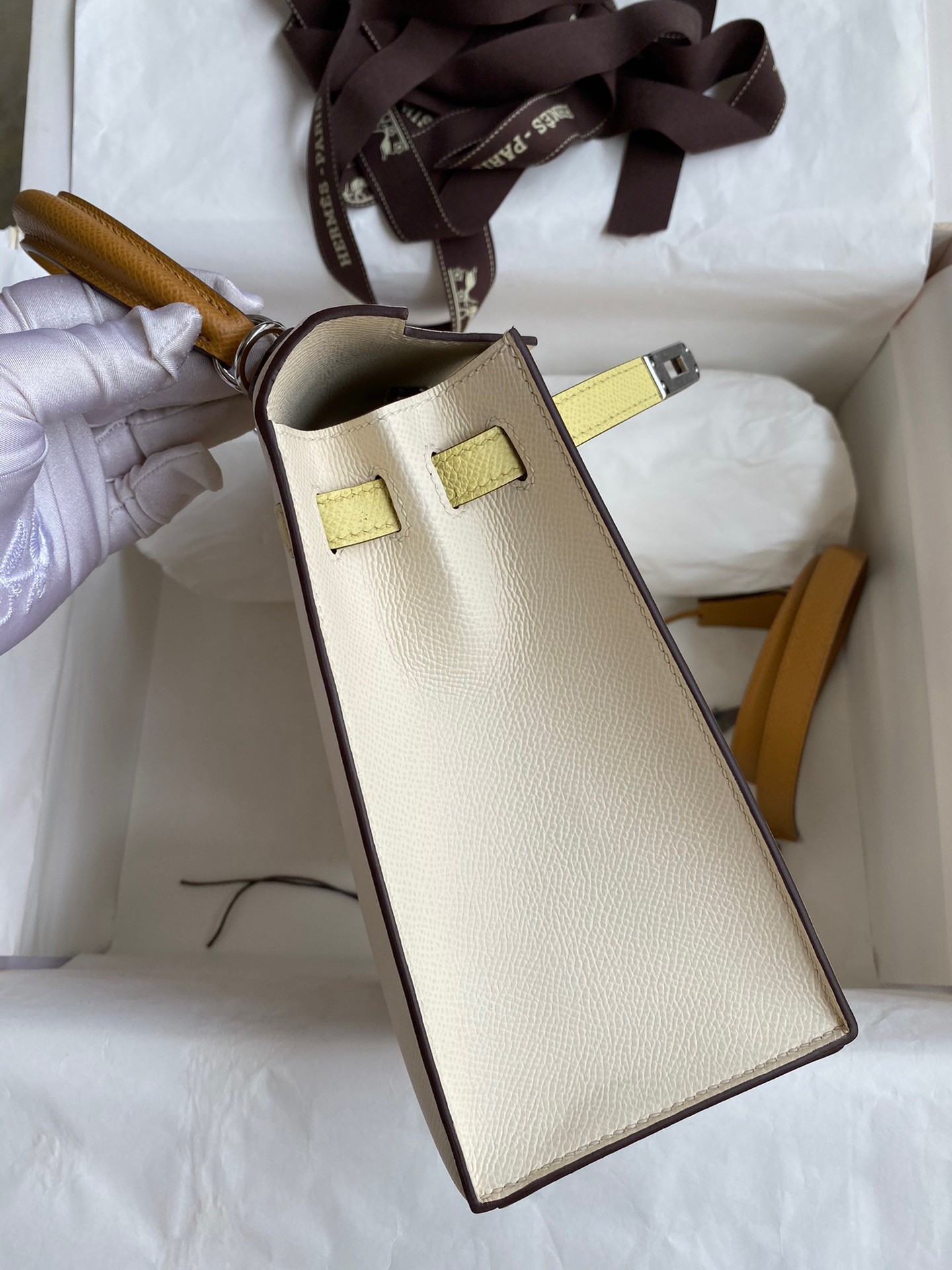 H**mes kelly sellier 25 tricolor bag in craie/sesame/yellow epsom calfskin