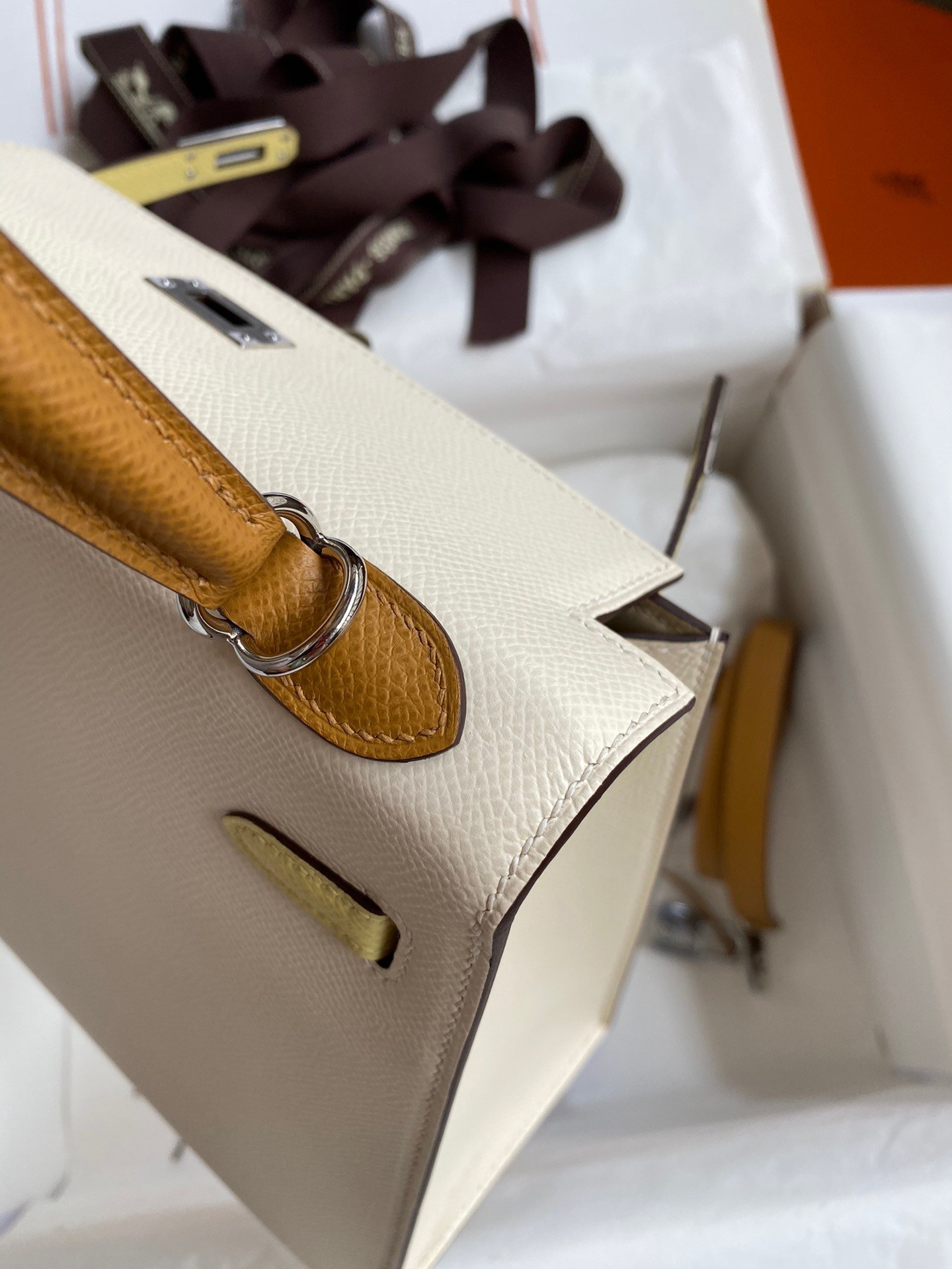 H**mes kelly sellier 25 tricolor bag in craie/sesame/yellow epsom calfskin