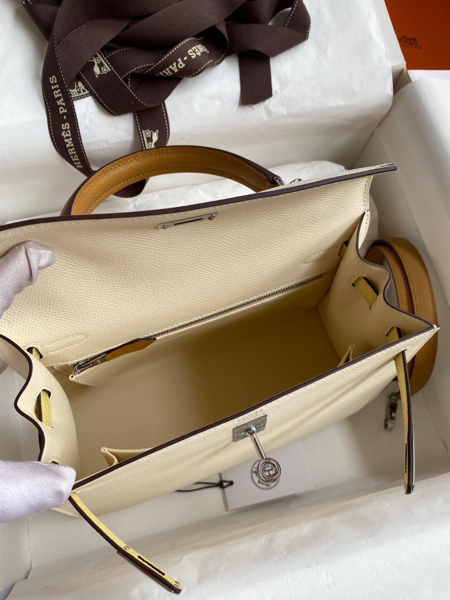 H**mes kelly sellier 25 tricolor bag in craie/sesame/yellow epsom calfskin