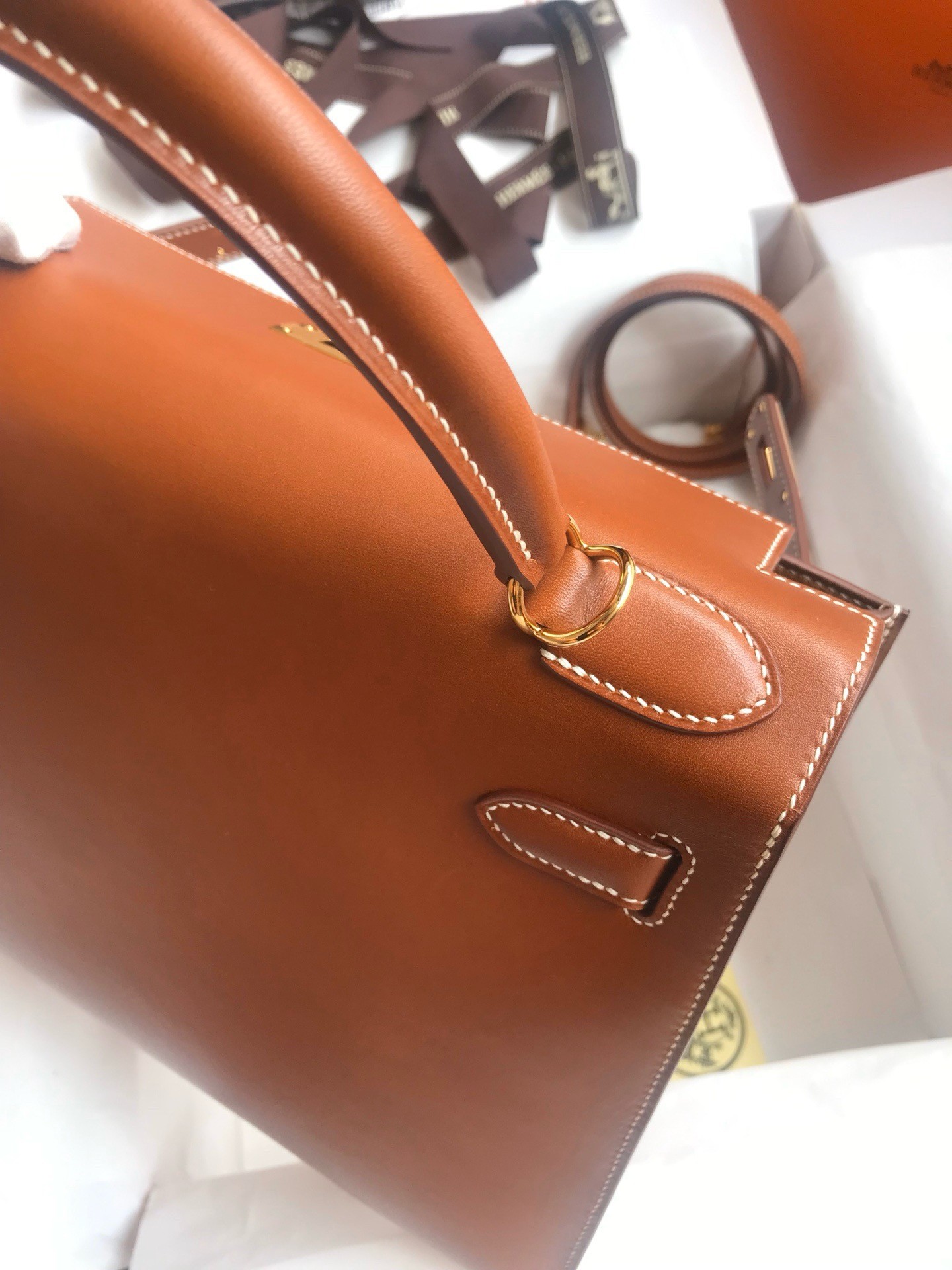 H**mes kelly sellier 28 handmade bag in gold barenia calfskin