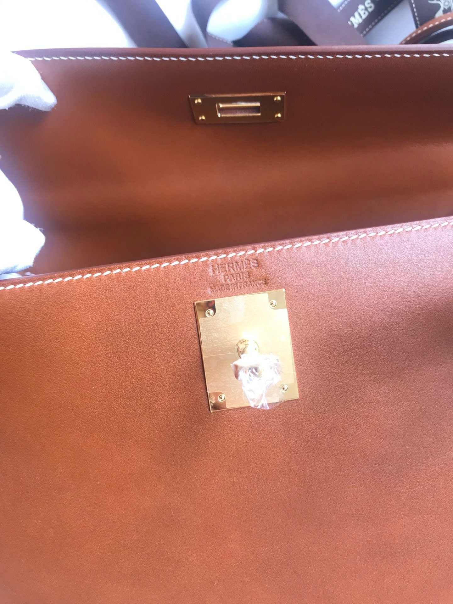 H**mes kelly sellier 28 handmade bag in gold barenia calfskin