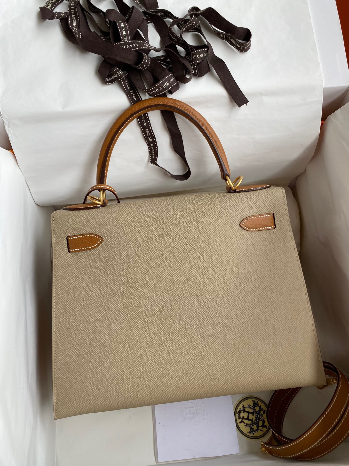 H**mes kelly sellier 28 bicolor bag in trench and gold epsom calfskin