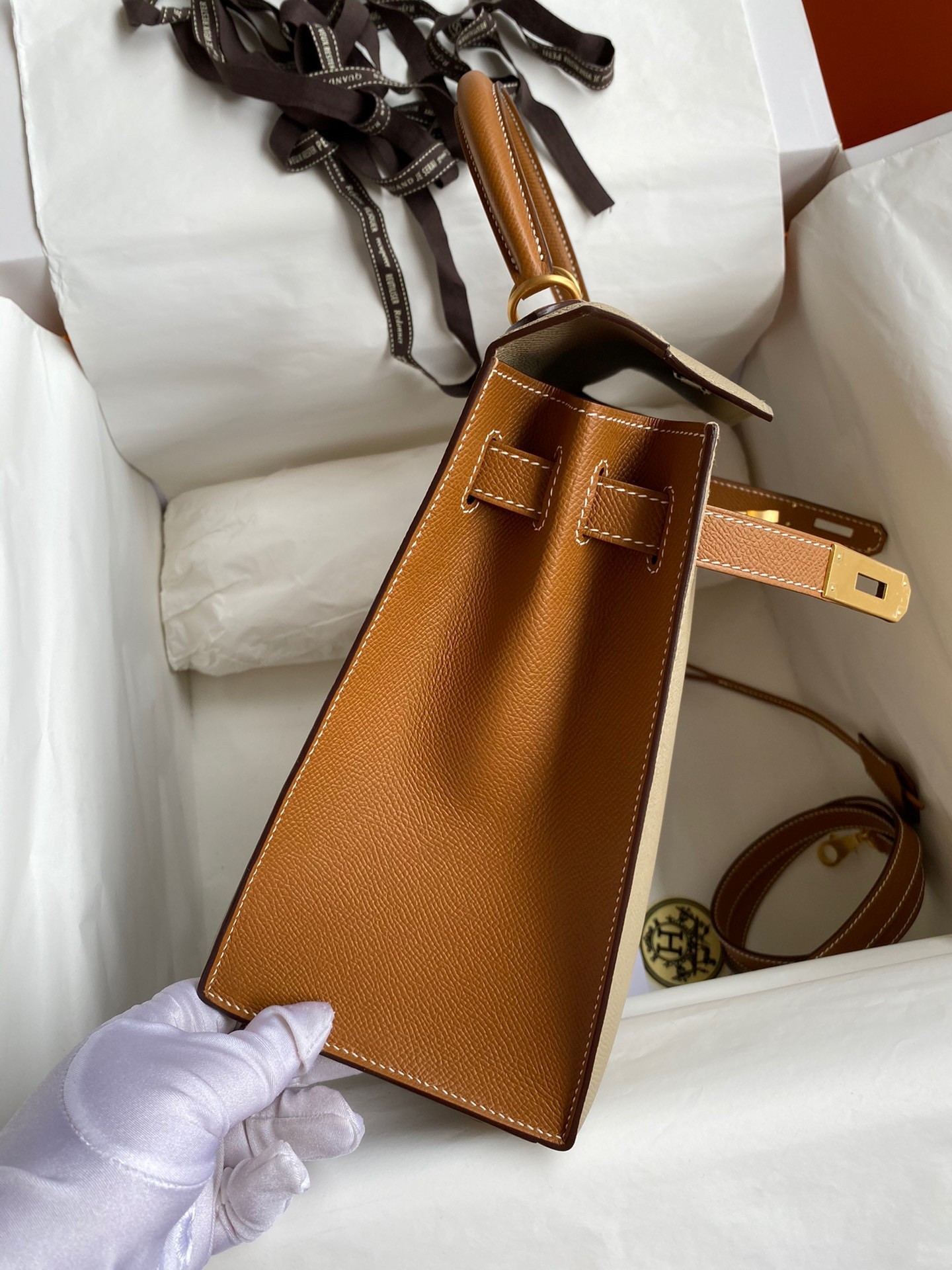 H**mes kelly sellier 28 bicolor bag in trench and gold epsom calfskin