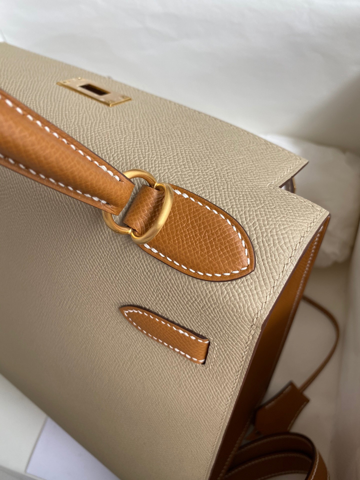 H**mes kelly sellier 28 bicolor bag in trench and gold epsom calfskin