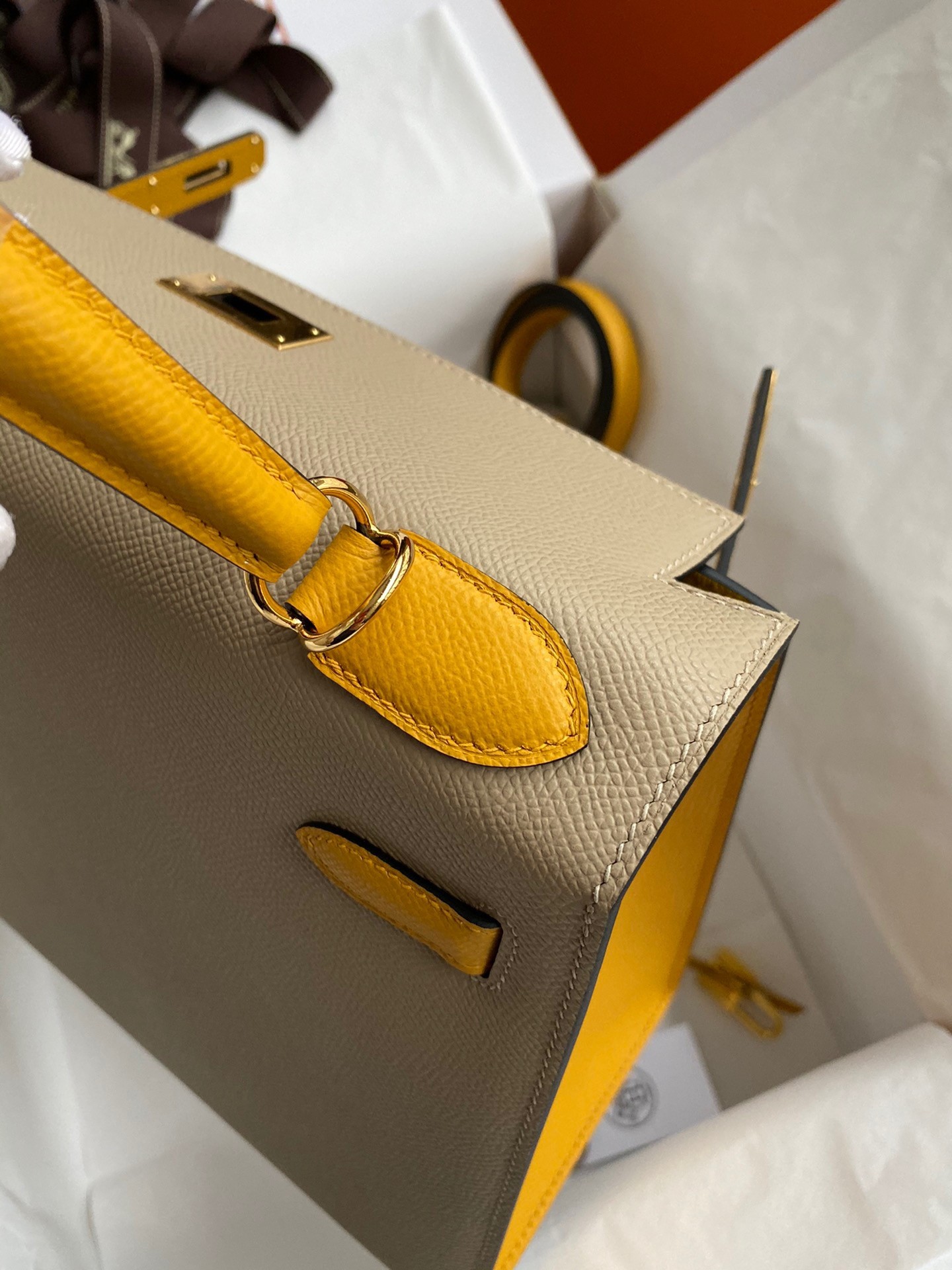 H**mes kelly sellier 28 bicolor bag in trench and yellow epsom calfskin