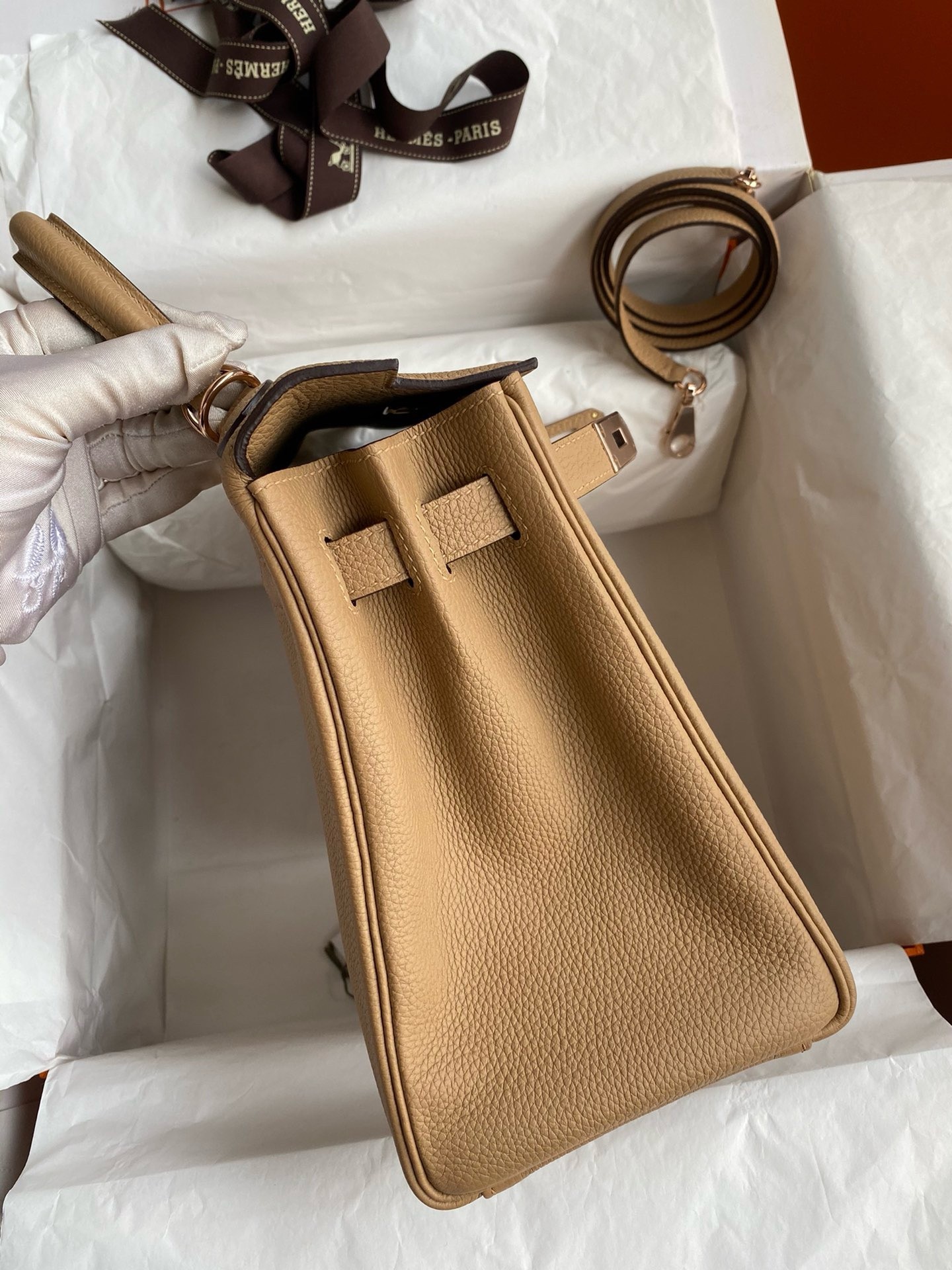 H**mes kelly retourne 28 handmade bag in chai clemence leather