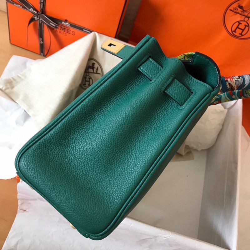 H**mes kelly retourne 28 handmade bag in malachite clemence leather