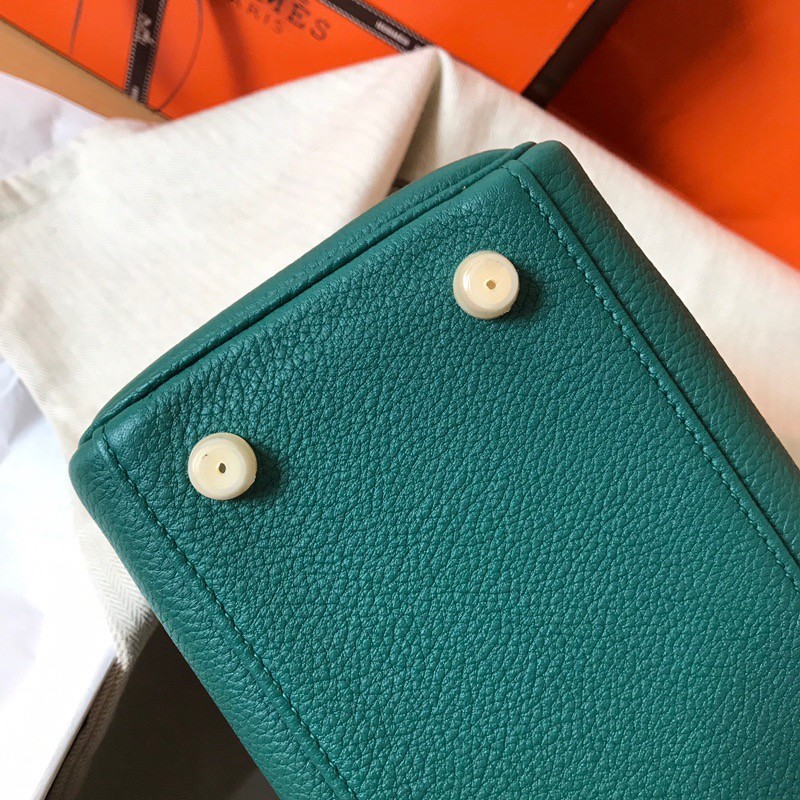 H**mes kelly retourne 28 handmade bag in malachite clemence leather