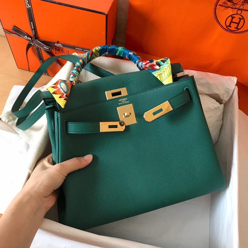 H**mes kelly retourne 28 handmade bag in malachite clemence leather
