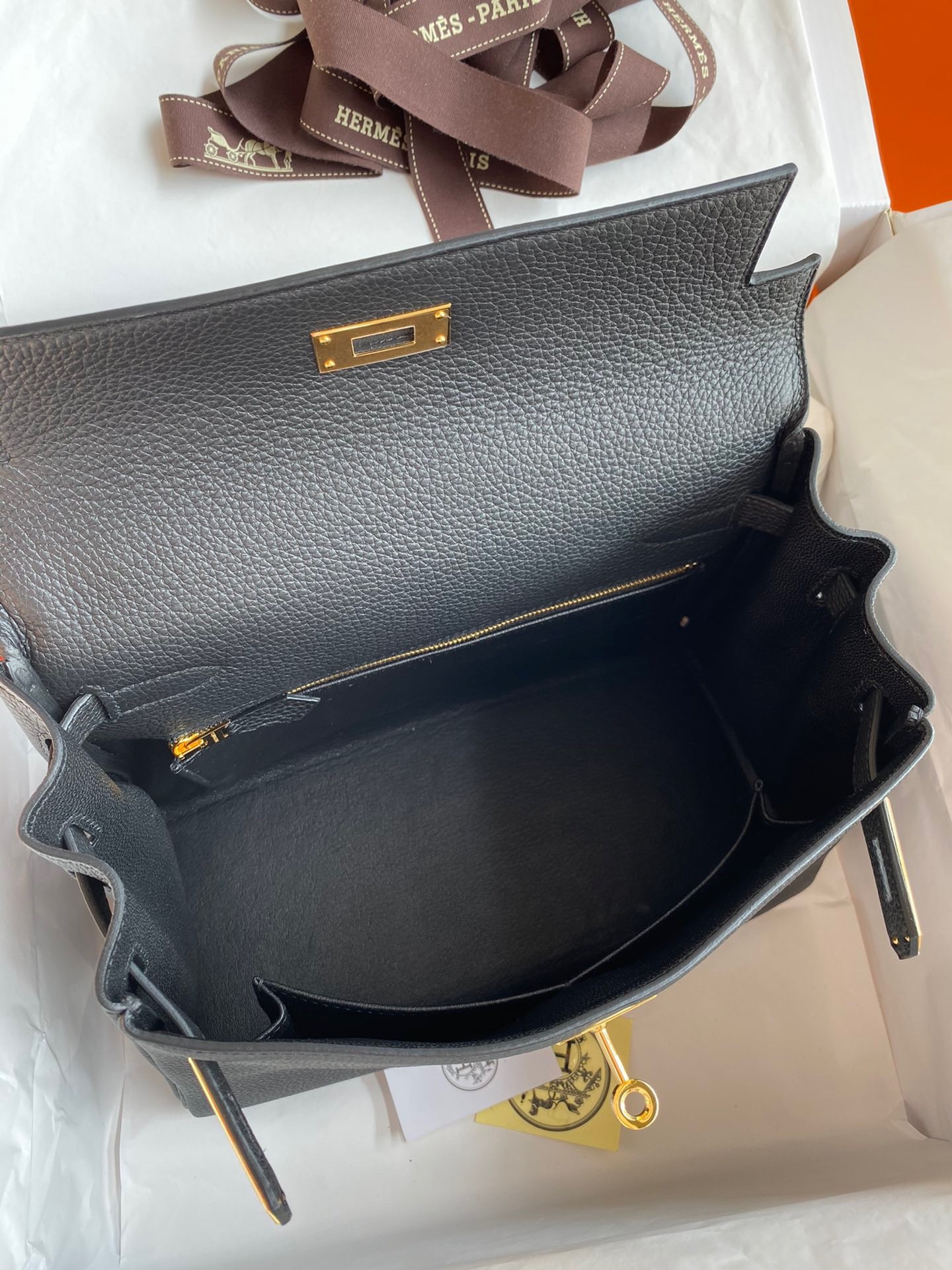 H**mes kelly retourne 28 handmade bag in black clemence leather