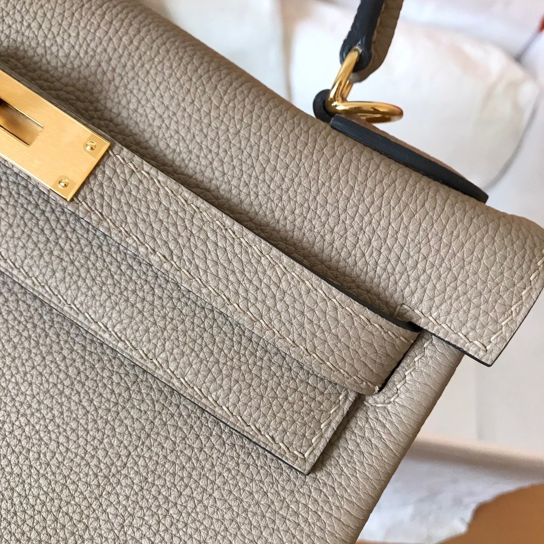 H**mes kelly retourne 28 handmade bag in tourterelle clemence leather