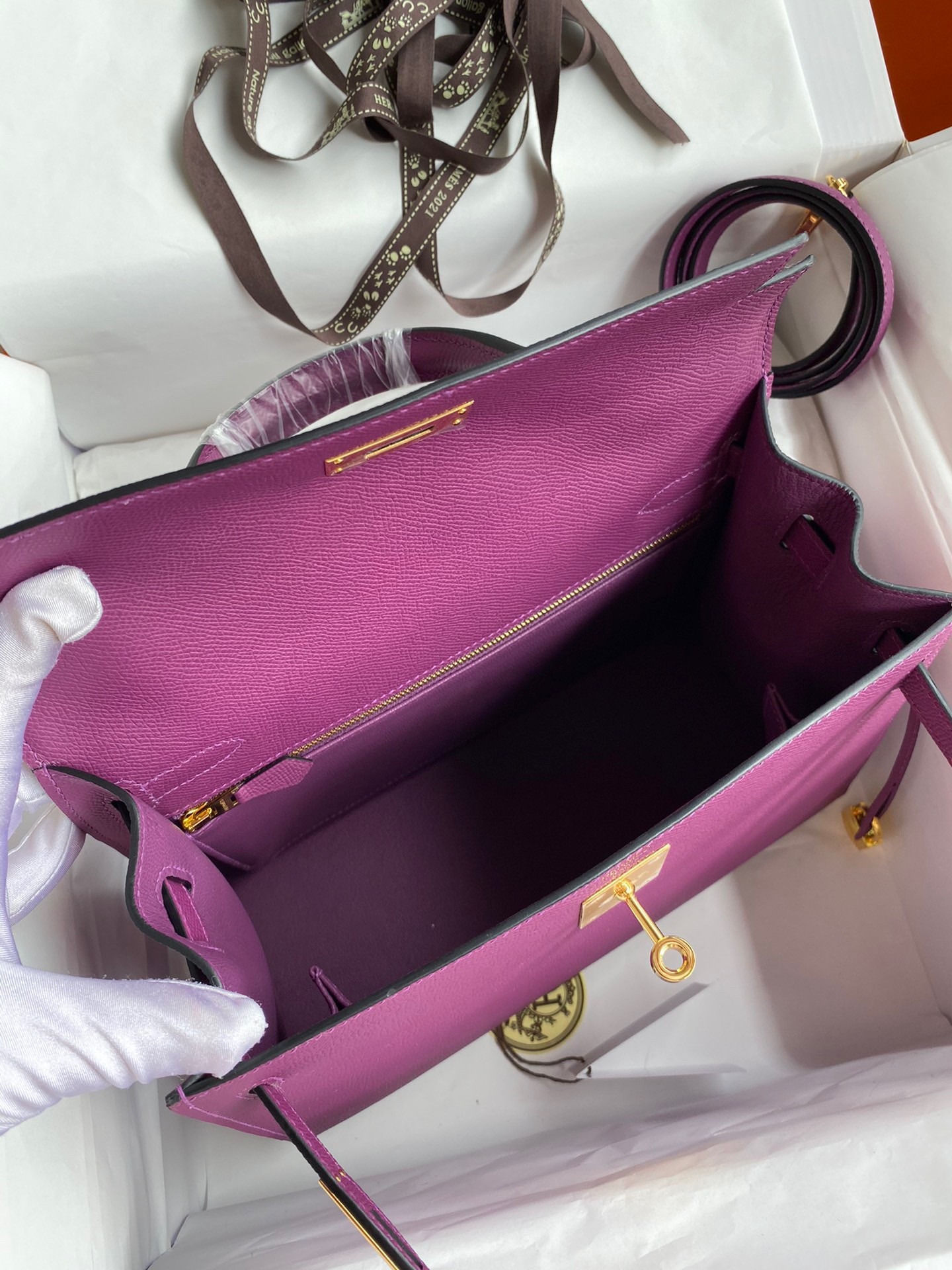 H**mes kelly sellier 28 handmade bag in anemone epsom calfskin