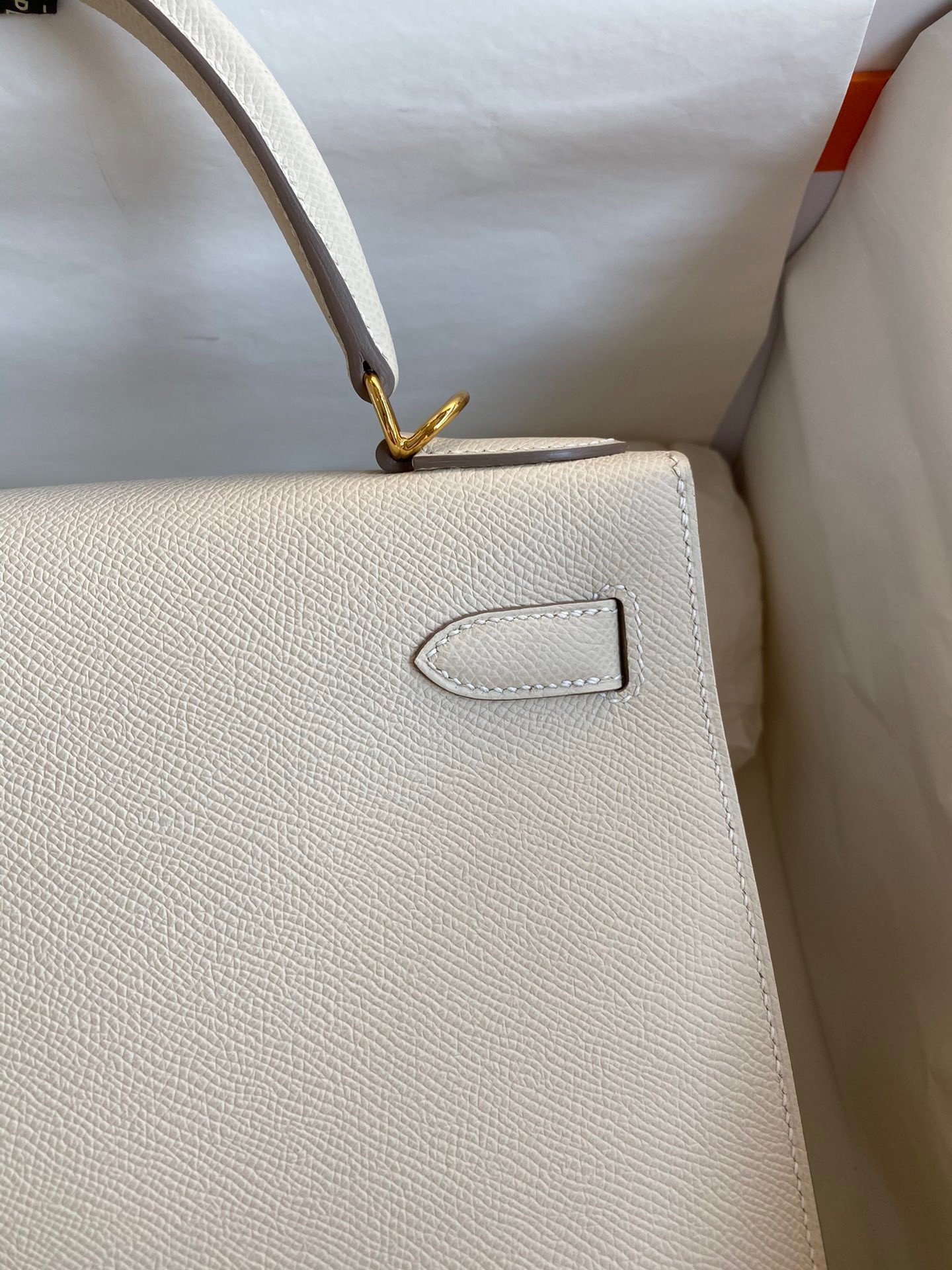 H**mes kelly sellier 28 handmade bag in craie epsom calfskin