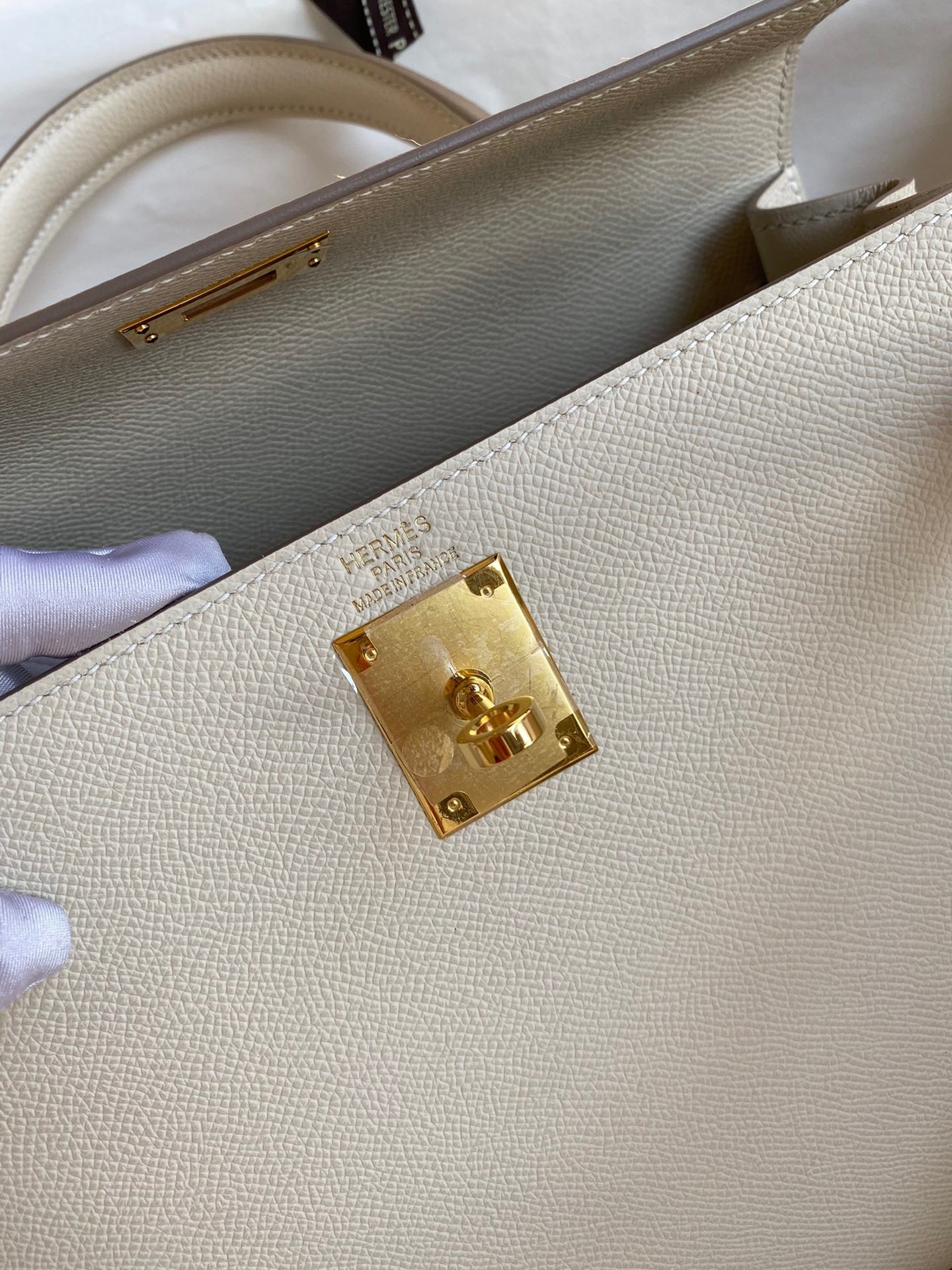 H**mes kelly sellier 28 handmade bag in craie epsom calfskin
