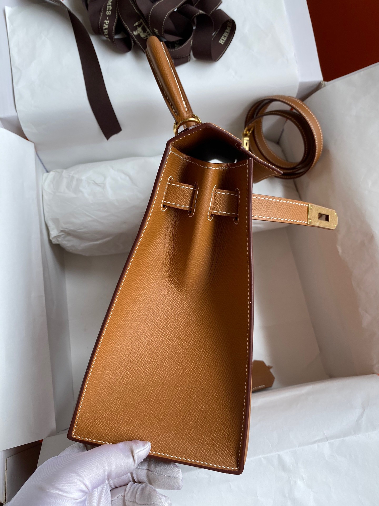 H**mes kelly sellier 28 handmade bag in gold epsom calfskin
