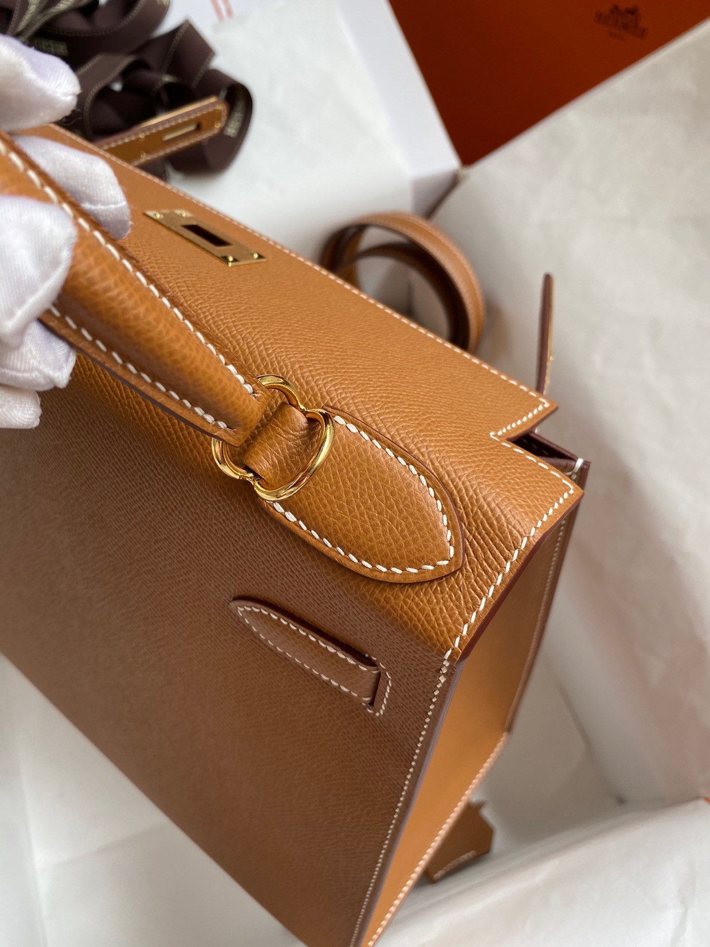 H**mes kelly sellier 28 handmade bag in gold epsom calfskin
