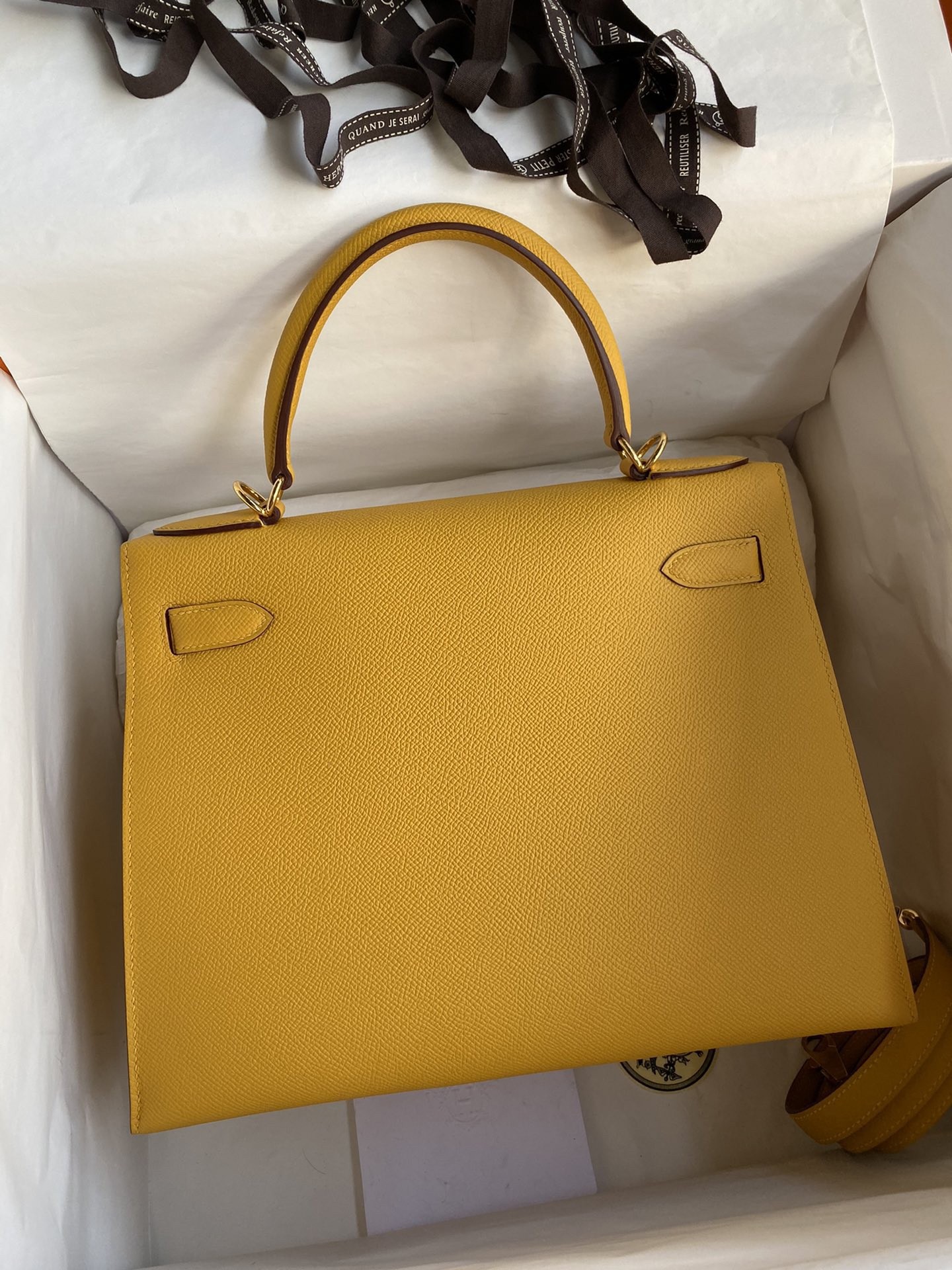 H**mes kelly sellier 28 handmade bag in jaune ambre epsom calfskin