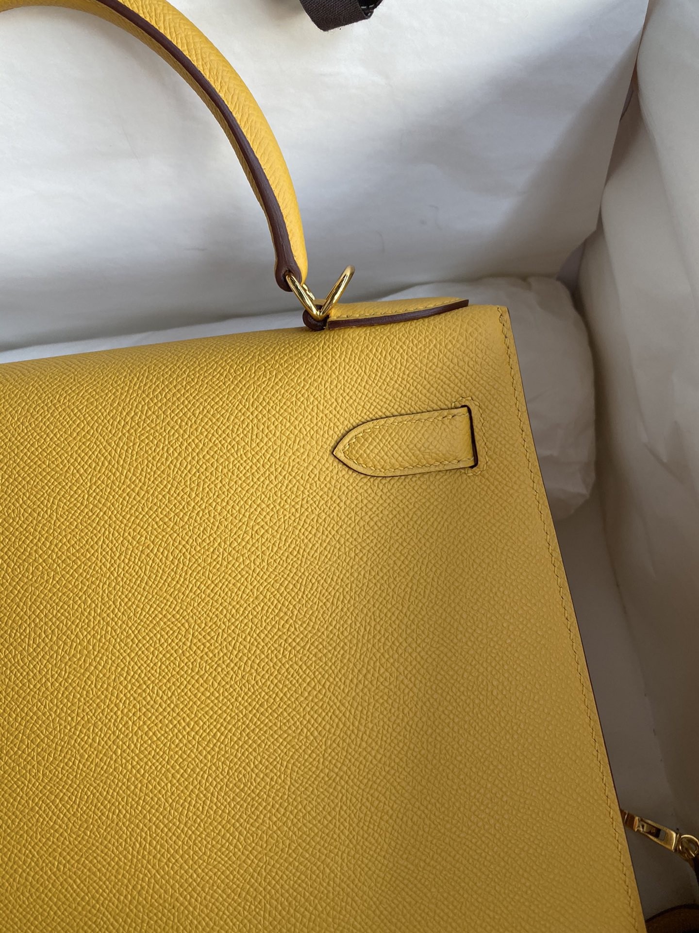 H**mes kelly sellier 28 handmade bag in jaune ambre epsom calfskin