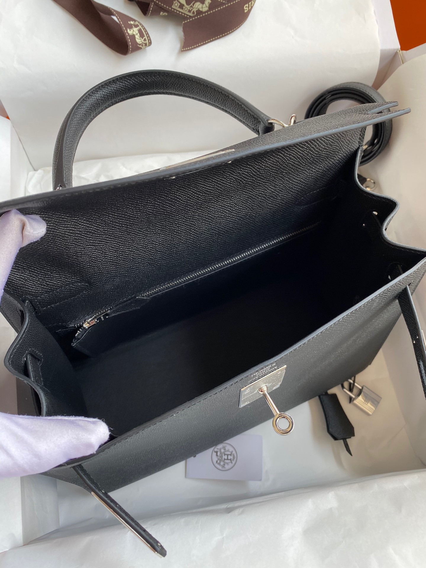 H**mes kelly sellier 28 handmade bag in black epsom calfskin