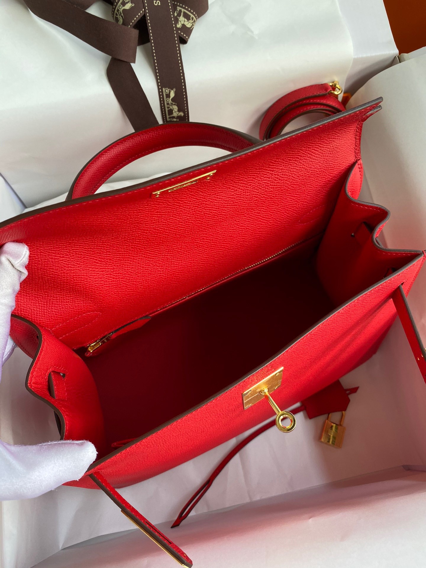 H**mes kelly sellier 28 handmade bag in red epsom calfskin